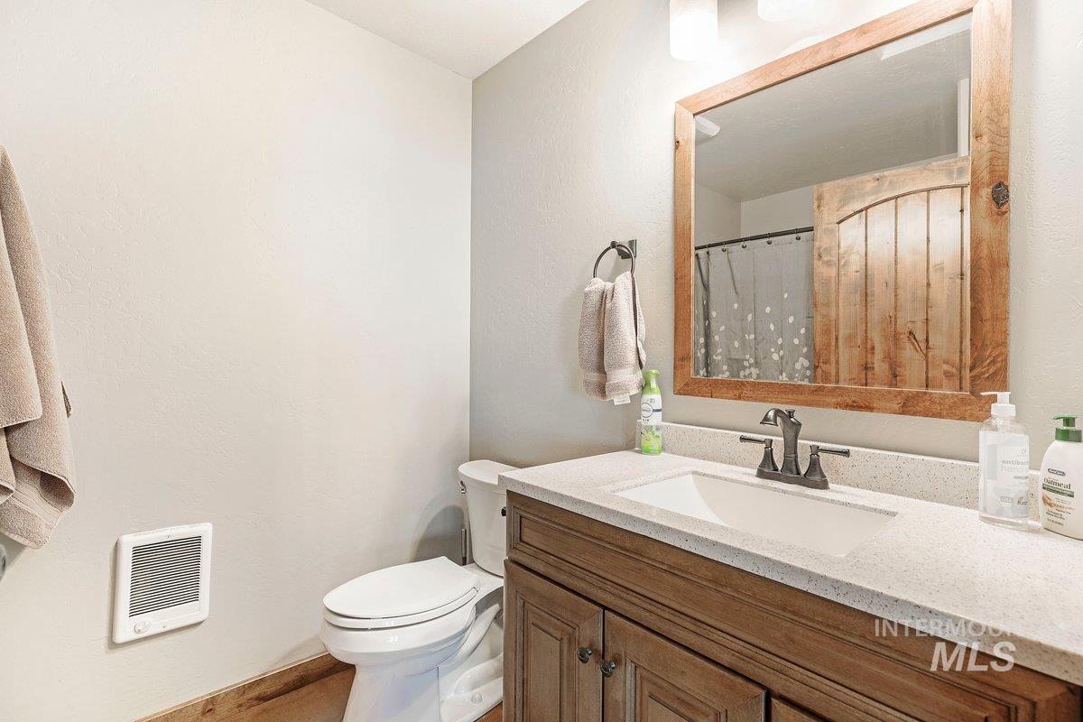 2040 E 2200 N, Twin Falls, Idaho 83301, 9 Bedrooms, 6 Bathrooms, Residential For Sale, Price $1,240,000, 98951137