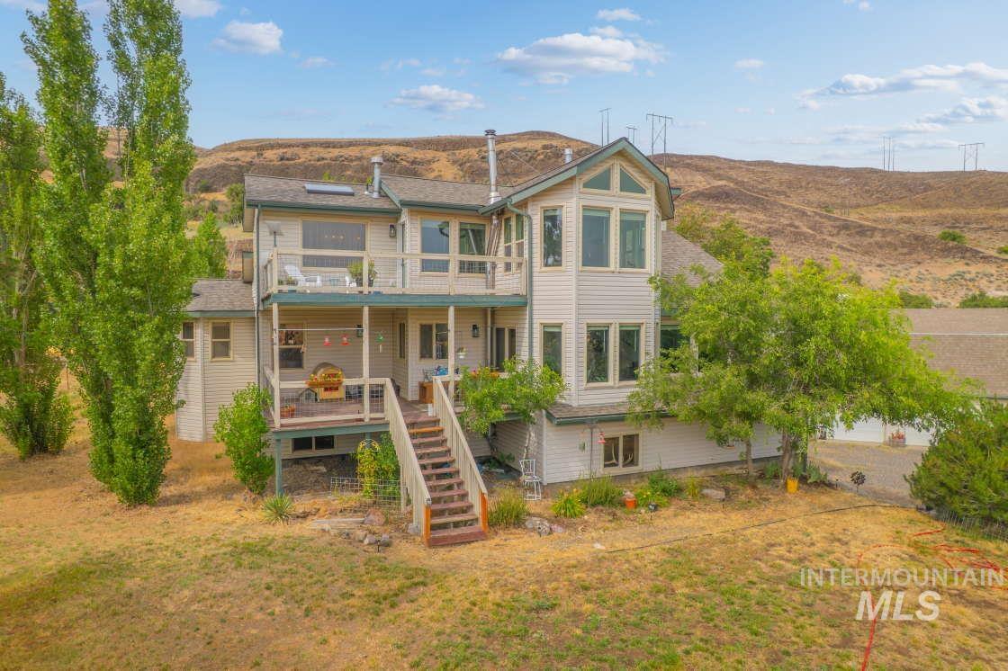 965 Horse Lane, Lewiston, Idaho 83501, 3 Bedrooms, 4 Bathrooms, Residential For Sale, Price $849,900, 98951152