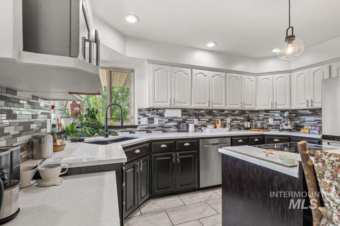 965 Horse Lane, Lewiston, Idaho 83501, 3 Bedrooms, 4 Bathrooms, Residential For Sale, Price $849,900, 98951152