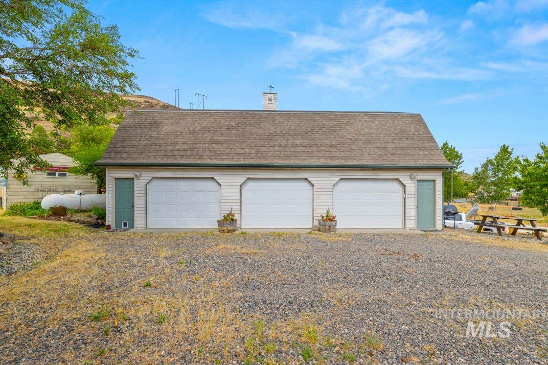 965 Horse Lane, Lewiston, Idaho 83501, 3 Bedrooms, 4 Bathrooms, Residential For Sale, Price $849,900, 98951152