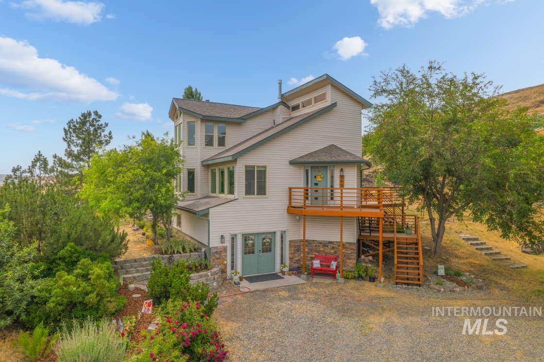 965 Horse Lane, Lewiston, Idaho 83501, 3 Bedrooms, 4 Bathrooms, Residential For Sale, Price $849,900, 98951152