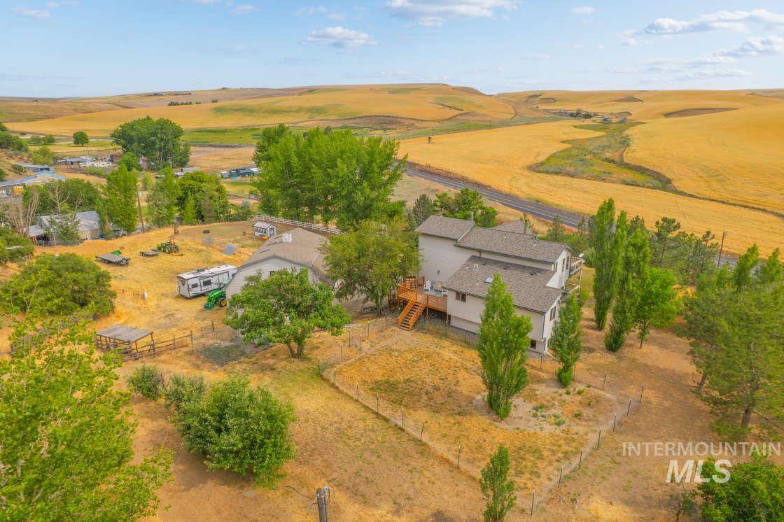 965 Horse Lane, Lewiston, Idaho 83501, 3 Bedrooms, 4 Bathrooms, Residential For Sale, Price $849,900, 98951152