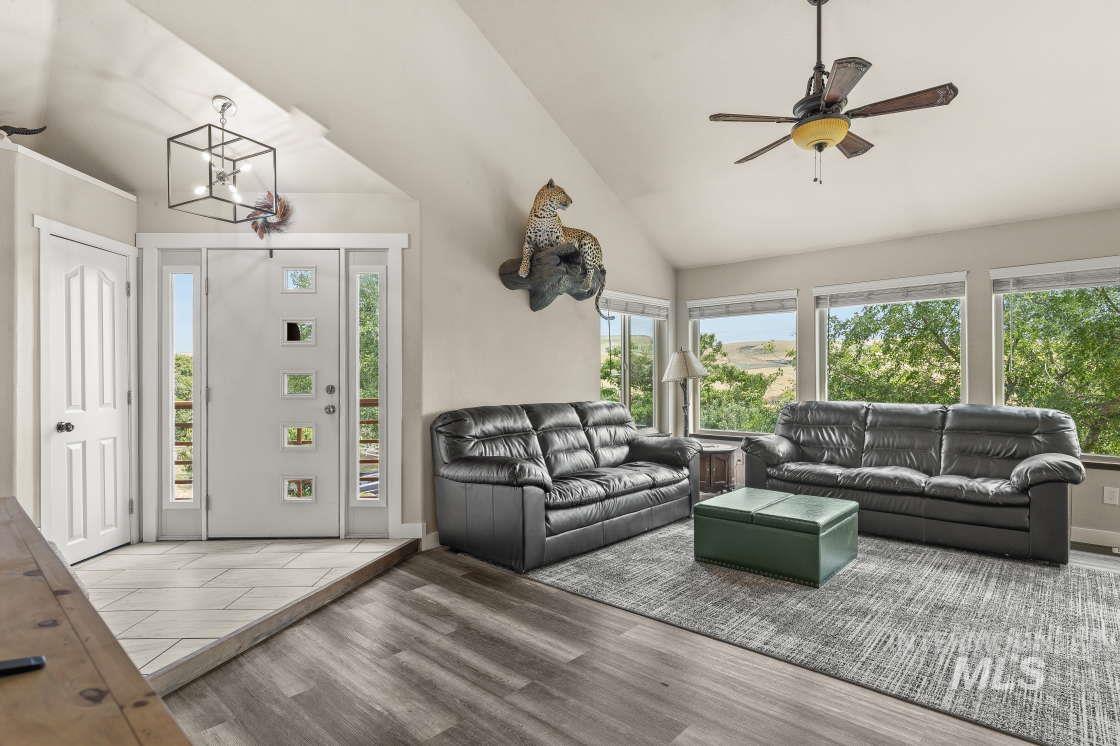 965 Horse Lane, Lewiston, Idaho 83501, 3 Bedrooms, 4 Bathrooms, Residential For Sale, Price $849,900, 98951152