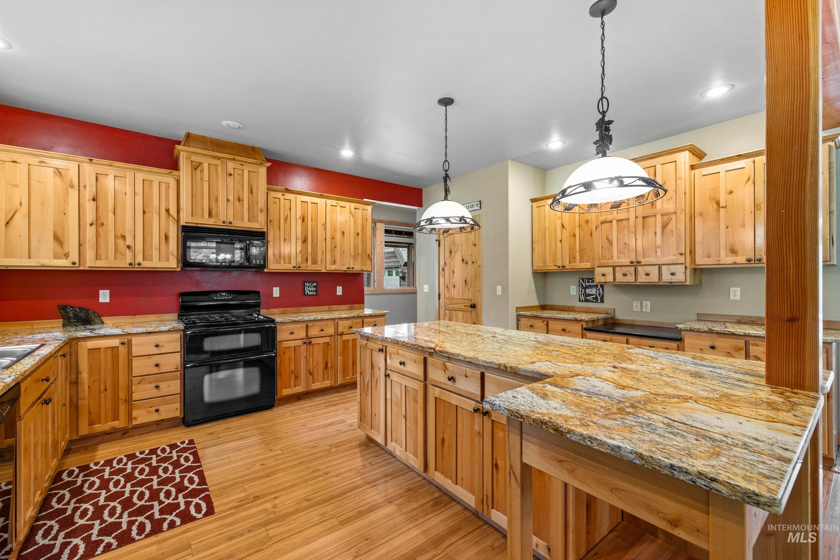 14199 Franklin Rd, McCall, Idaho 83638, 3 Bedrooms, 3.5 Bathrooms, Residential For Sale, Price $1,425,000, 98951158