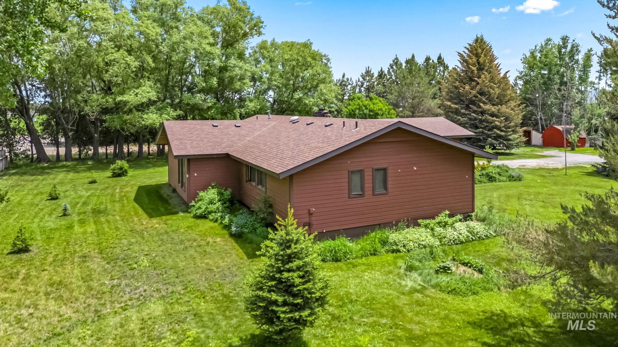 4 N 100 W, Fairfield, Idaho 83327, 3 Bedrooms, 2 Bathrooms, Residential For Sale, Price $460,000, 98951159