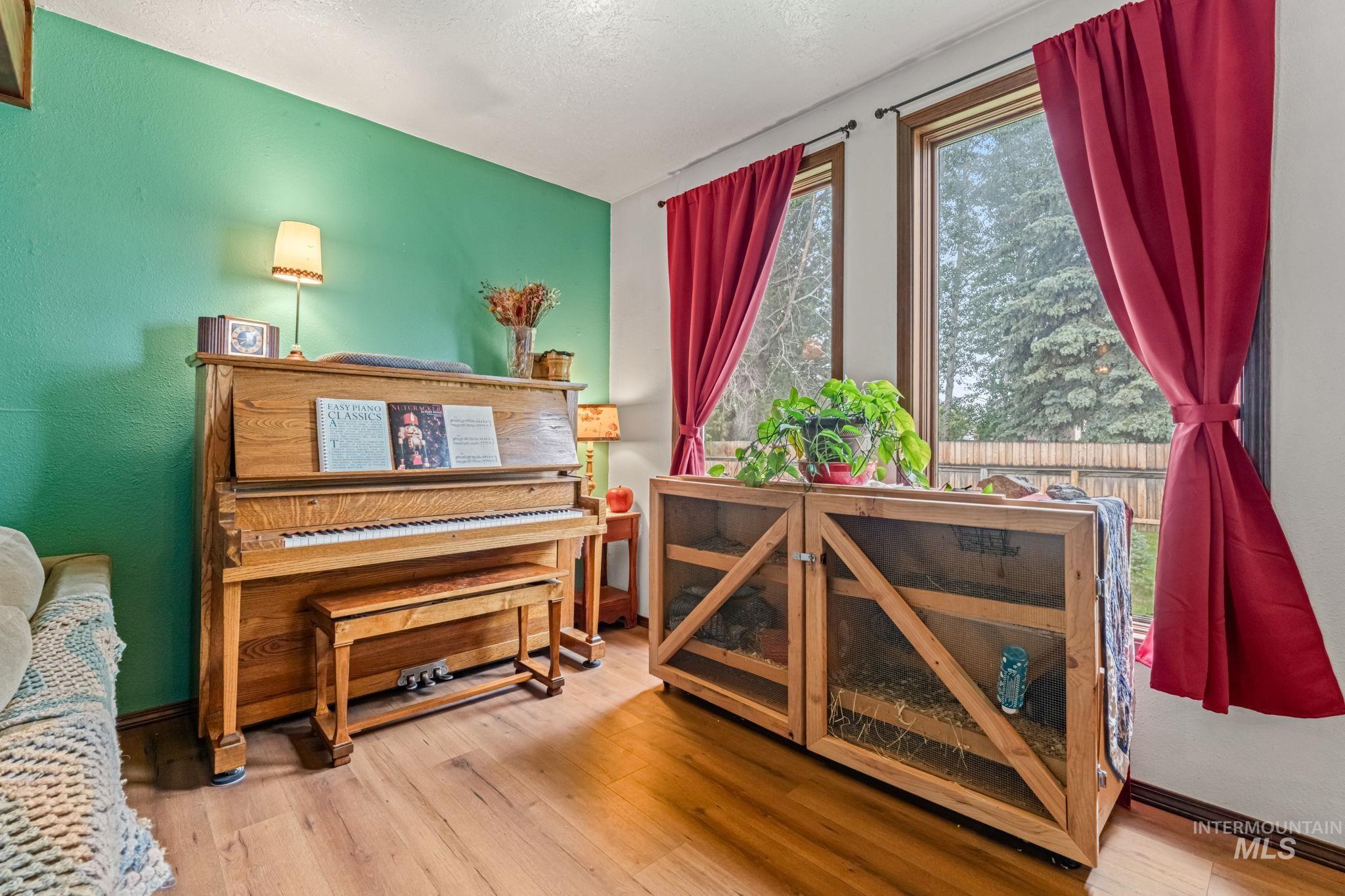 4 N 100 W, Fairfield, Idaho 83327, 3 Bedrooms, 2 Bathrooms, Residential For Sale, Price $460,000, 98951159