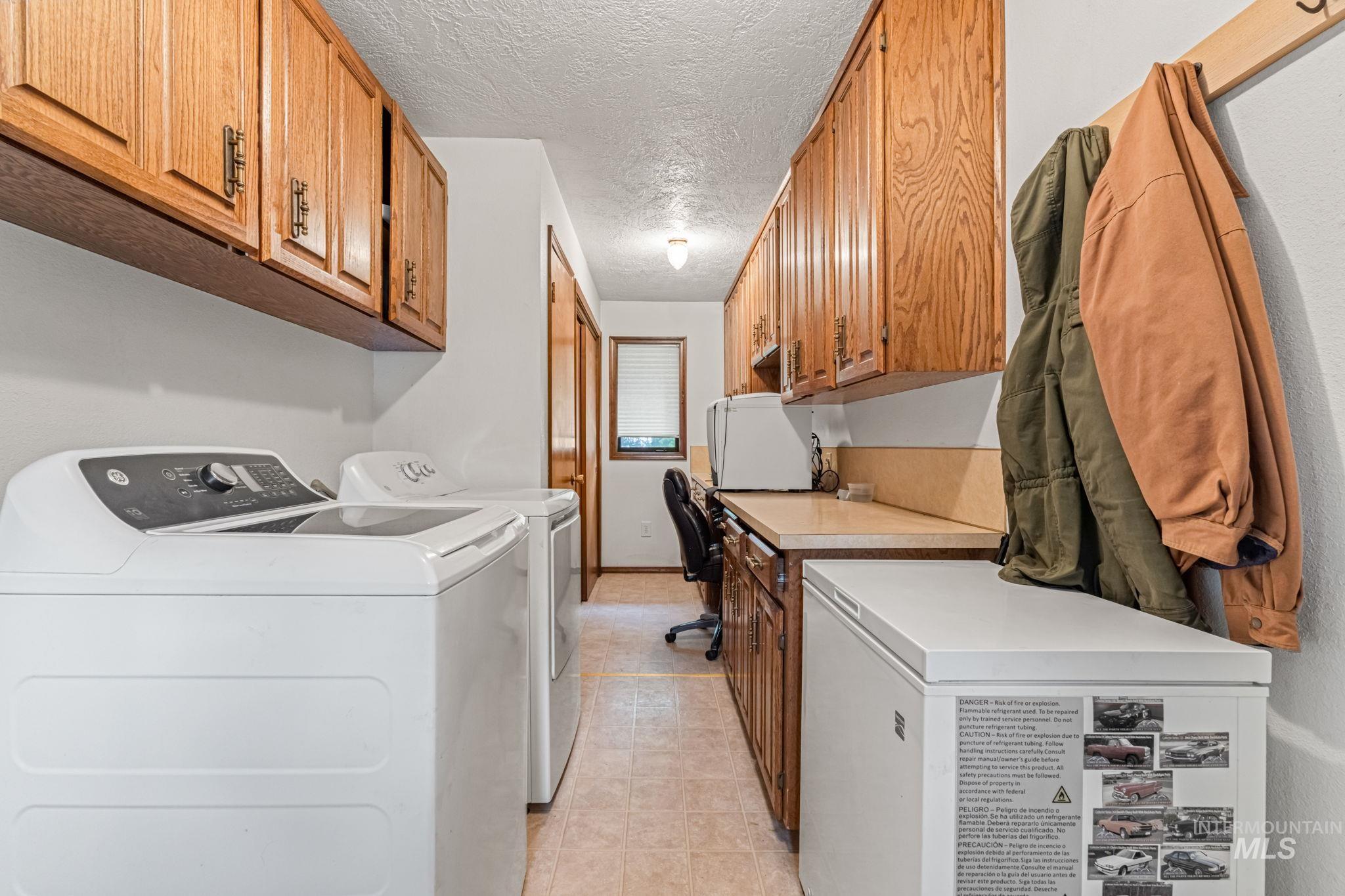 4 N 100 W, Fairfield, Idaho 83327, 3 Bedrooms, 2 Bathrooms, Residential For Sale, Price $460,000, 98951159