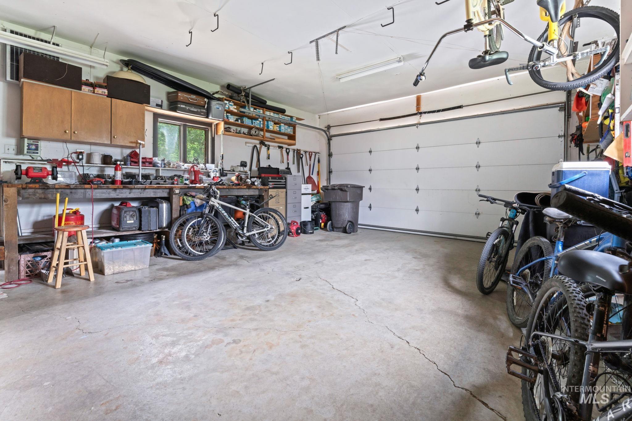 4 N 100 W, Fairfield, Idaho 83327, 3 Bedrooms, 2 Bathrooms, Residential For Sale, Price $460,000, 98951159