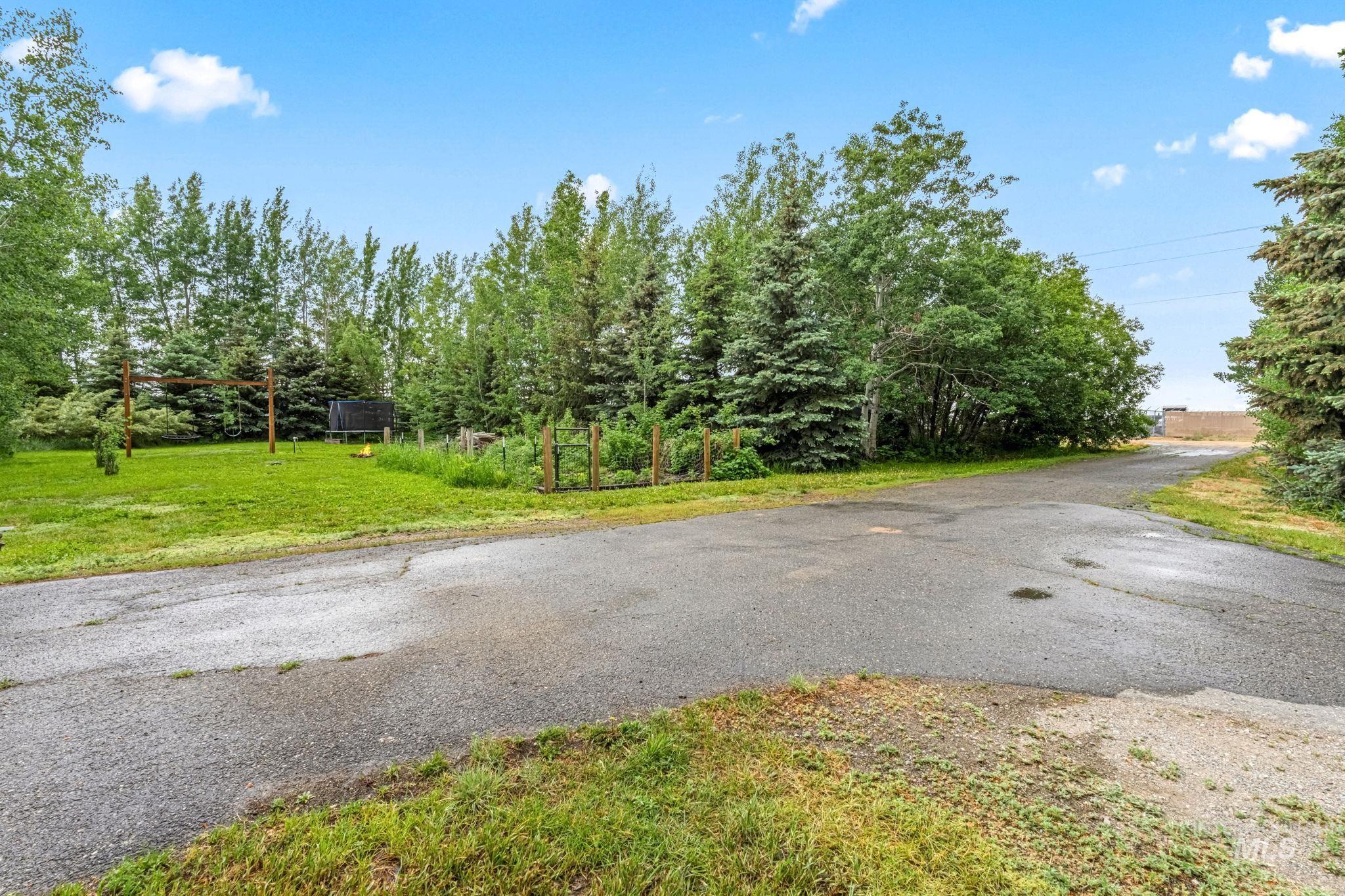 4 N 100 W, Fairfield, Idaho 83327, 3 Bedrooms, 2 Bathrooms, Residential For Sale, Price $460,000, 98951159