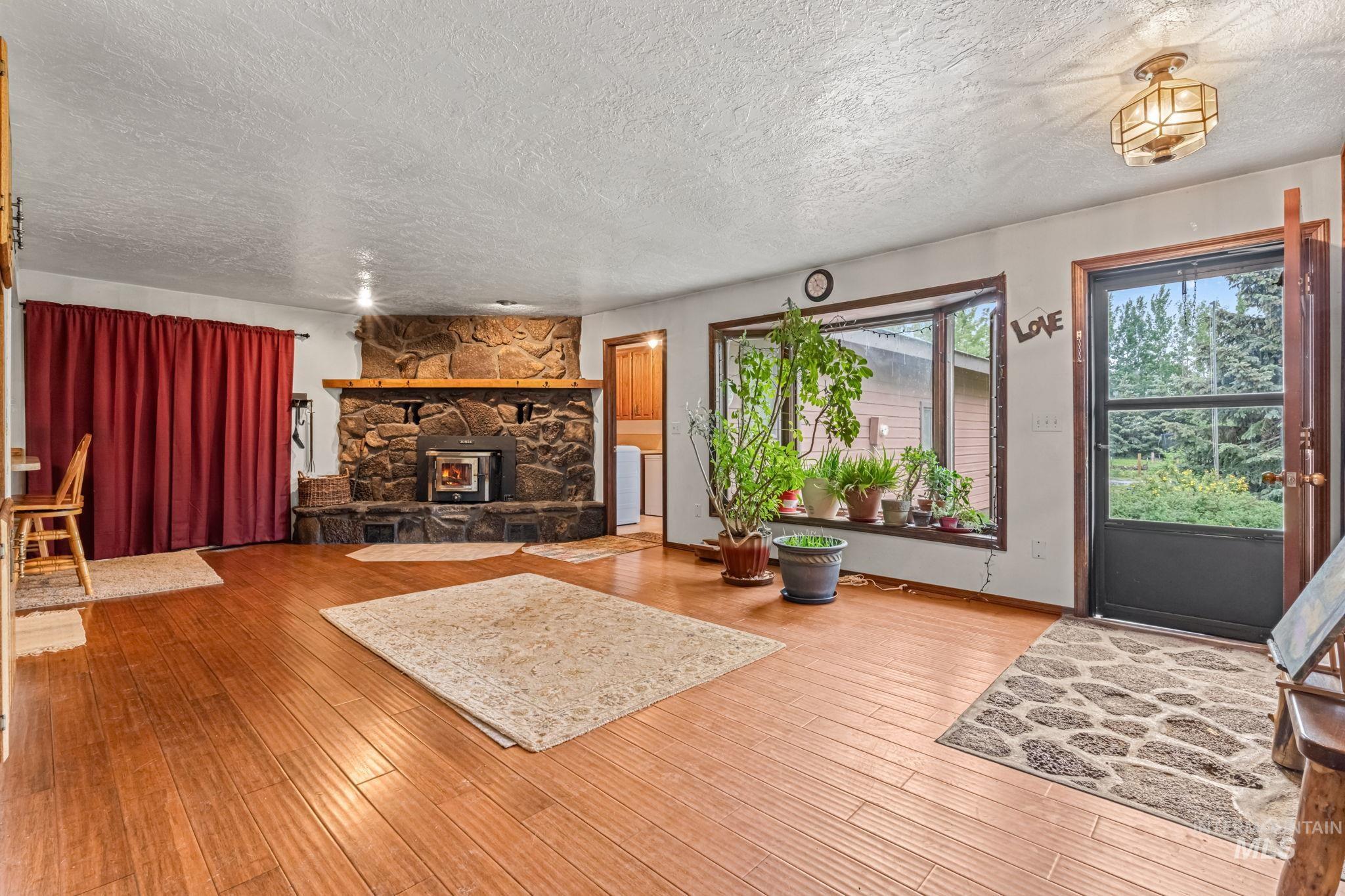 4 N 100 W, Fairfield, Idaho 83327, 3 Bedrooms, 2 Bathrooms, Residential For Sale, Price $460,000, 98951159