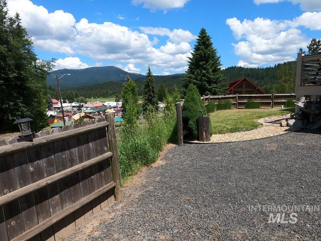 View of yard with a mountain view