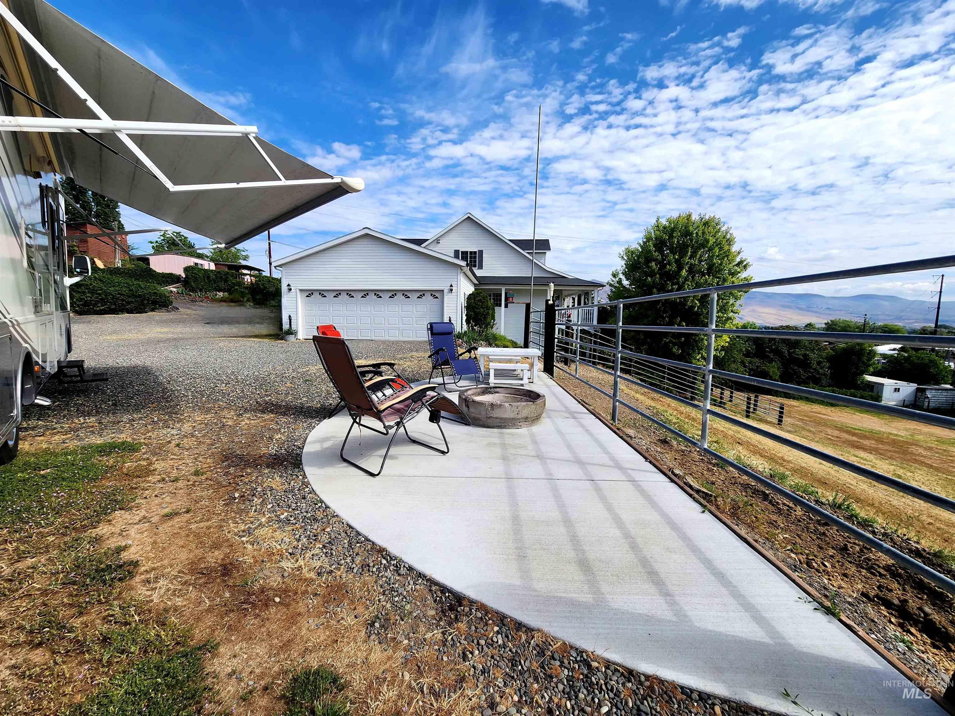 1441 Pound Lane, Clarkston, Washington 99403, 6 Bedrooms, 3.5 Bathrooms, Residential For Sale, Price $1,250,000, 98951180