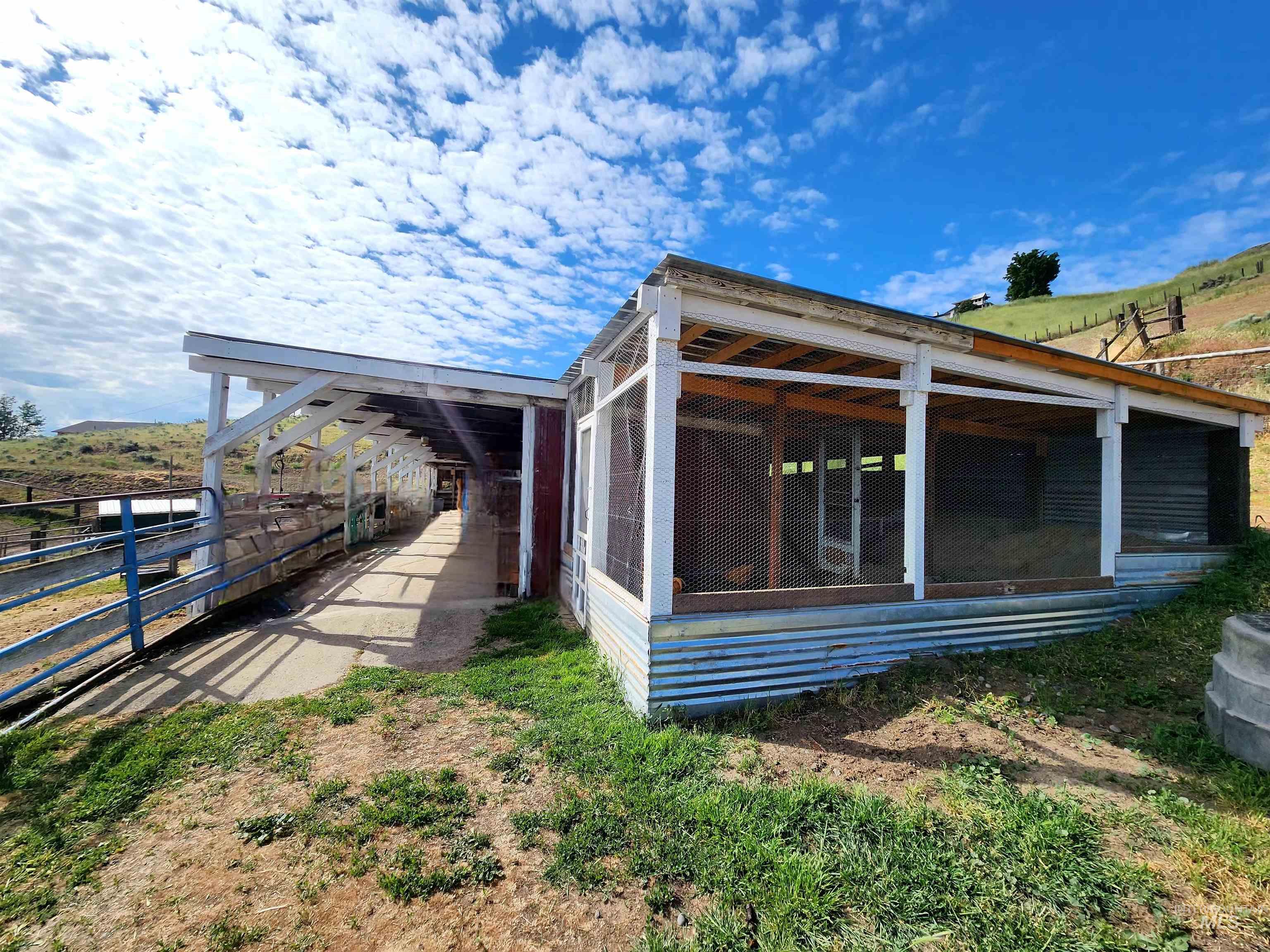 1441 Pound Lane, Clarkston, Washington 99403, 6 Bedrooms, 3.5 Bathrooms, Residential For Sale, Price $1,250,000, 98951180