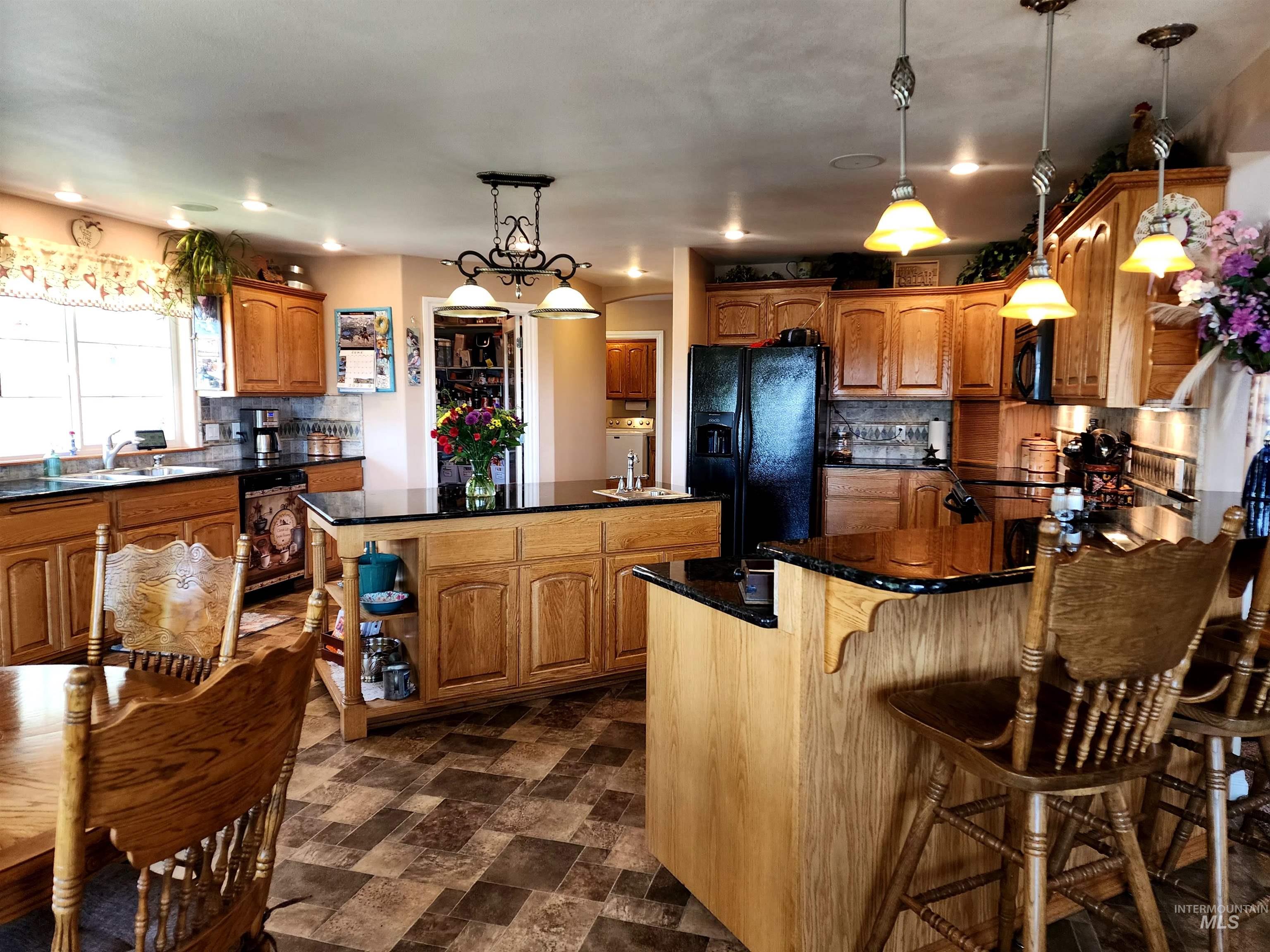 1441 Pound Lane, Clarkston, Washington 99403, 6 Bedrooms, 3.5 Bathrooms, Residential For Sale, Price $1,250,000, 98951180