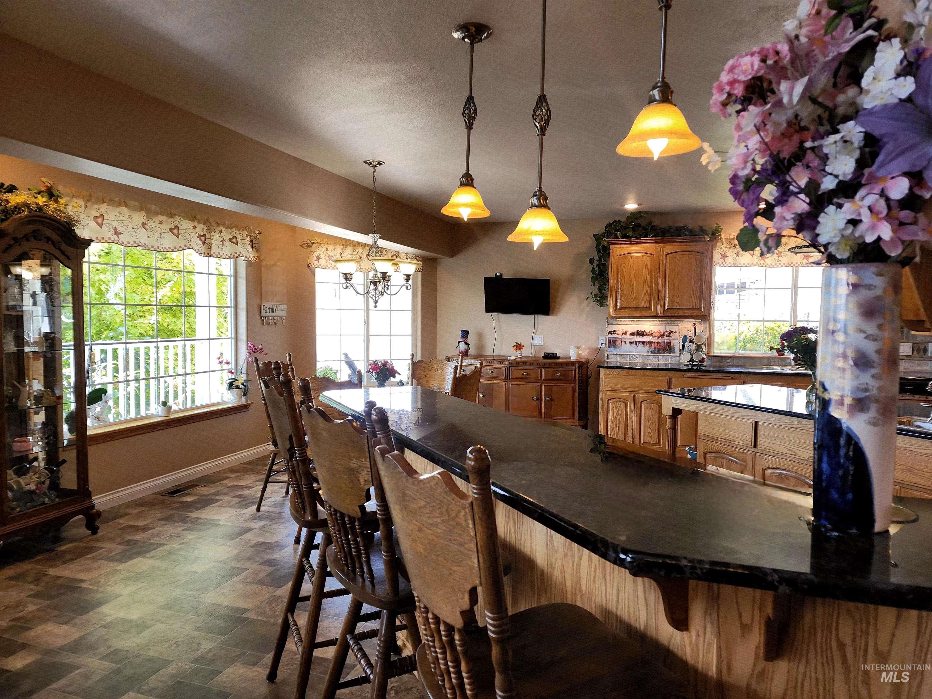 1441 Pound Lane, Clarkston, Washington 99403, 6 Bedrooms, 3.5 Bathrooms, Residential For Sale, Price $1,250,000, 98951180