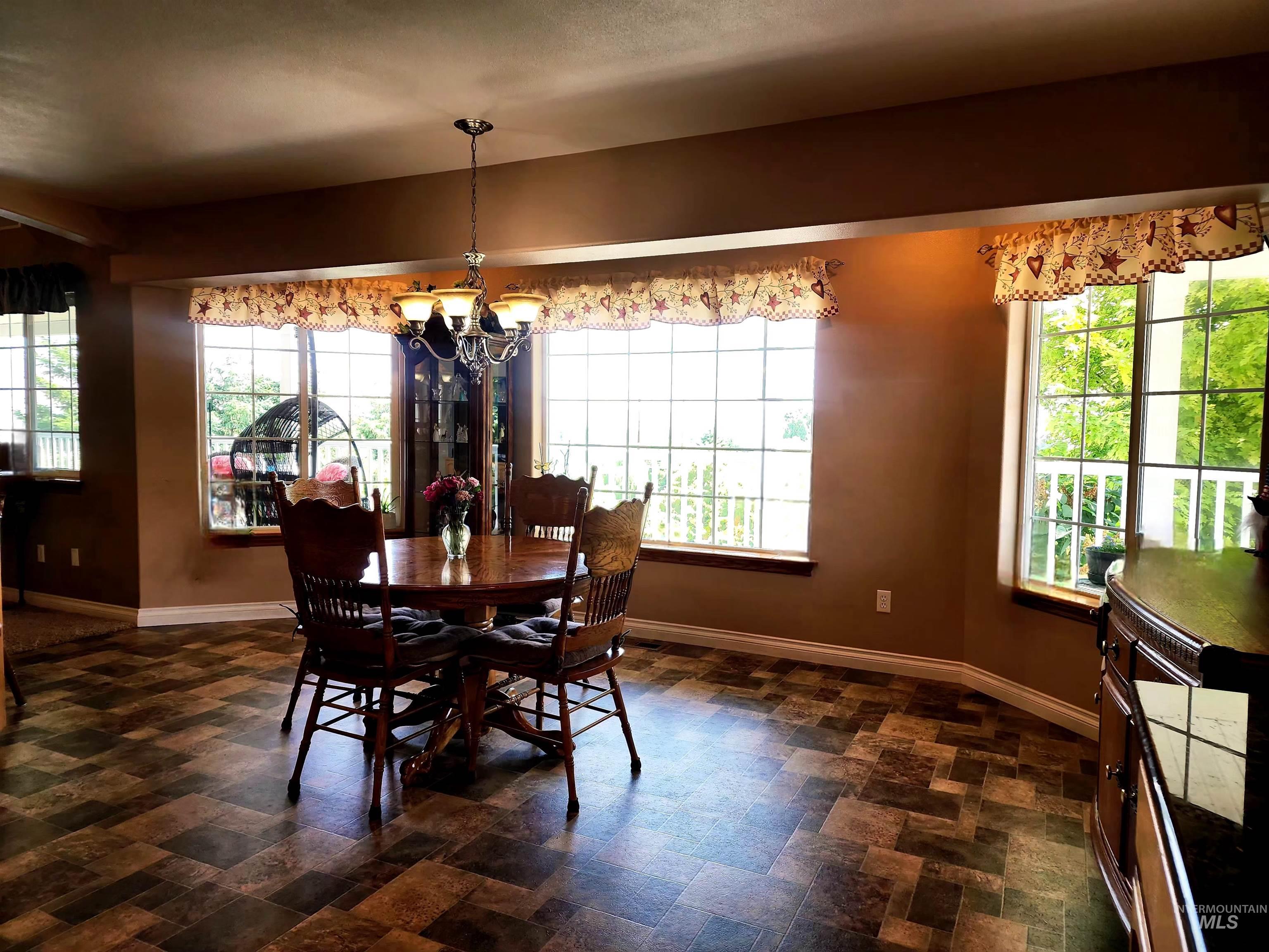 1441 Pound Lane, Clarkston, Washington 99403, 6 Bedrooms, 3.5 Bathrooms, Residential For Sale, Price $1,250,000, 98951180