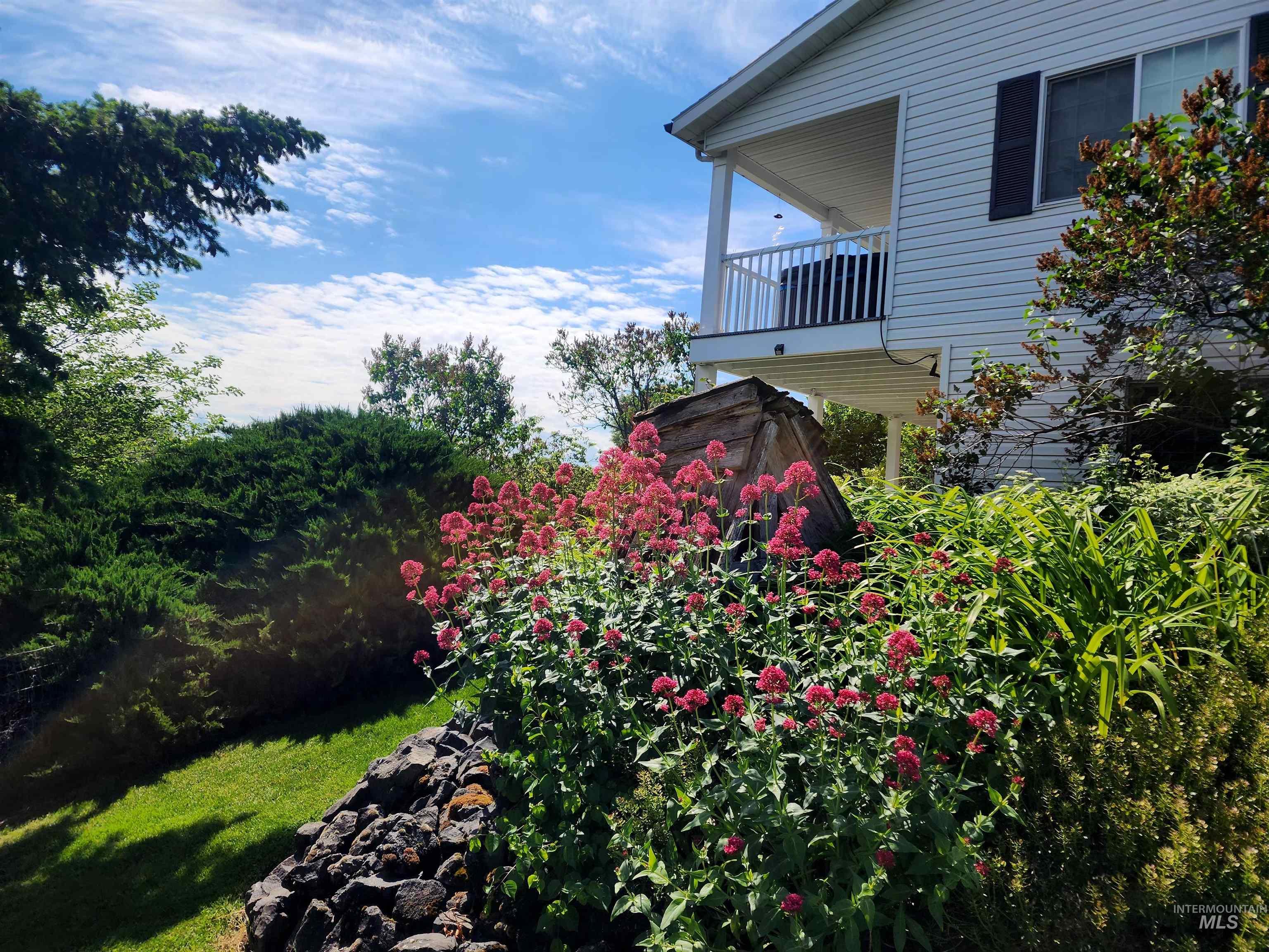 1441 Pound Lane, Clarkston, Washington 99403, 6 Bedrooms, 3.5 Bathrooms, Residential For Sale, Price $1,250,000, 98951180