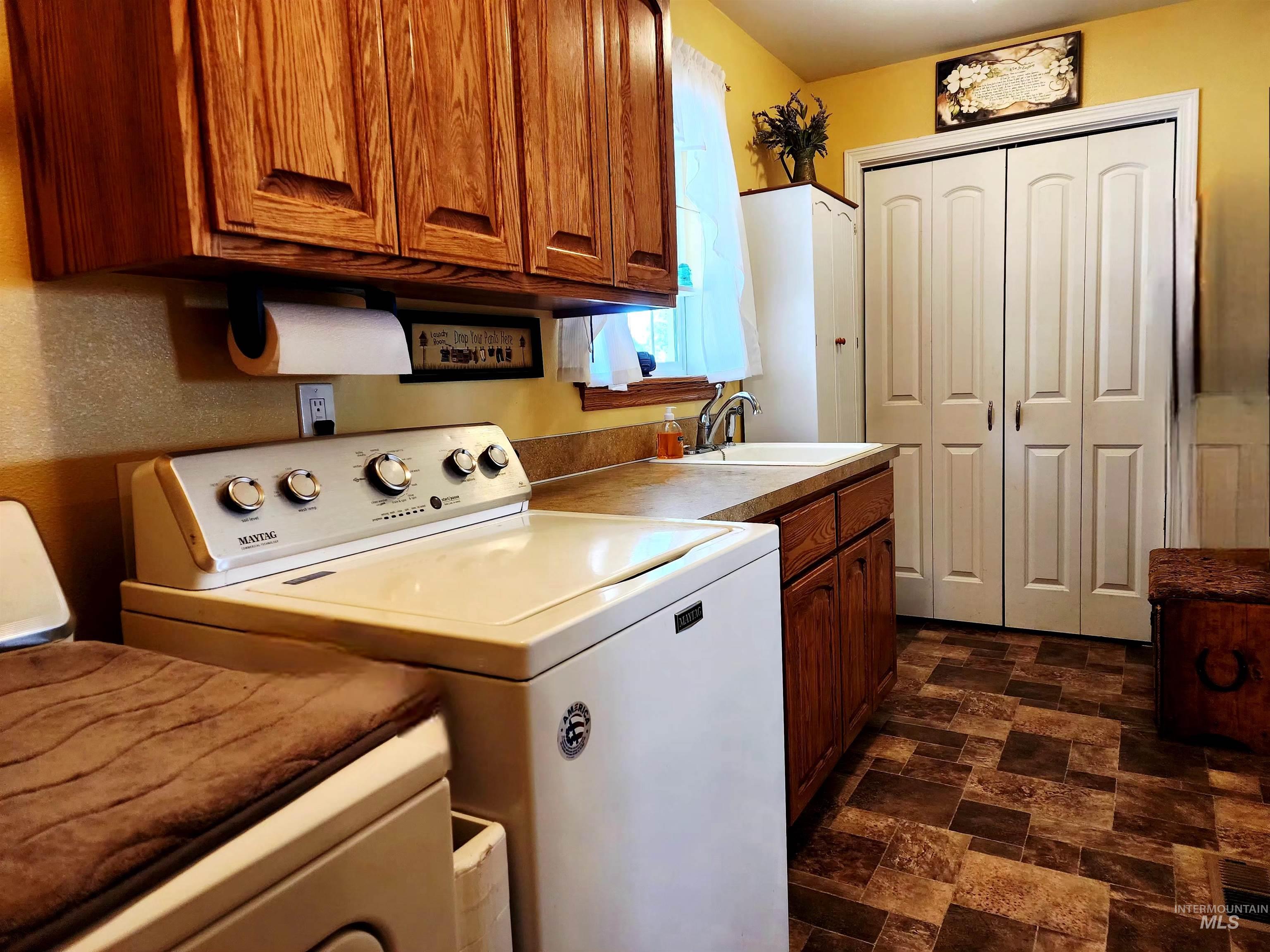 1441 Pound Lane, Clarkston, Washington 99403, 6 Bedrooms, 3.5 Bathrooms, Residential For Sale, Price $1,250,000, 98951180