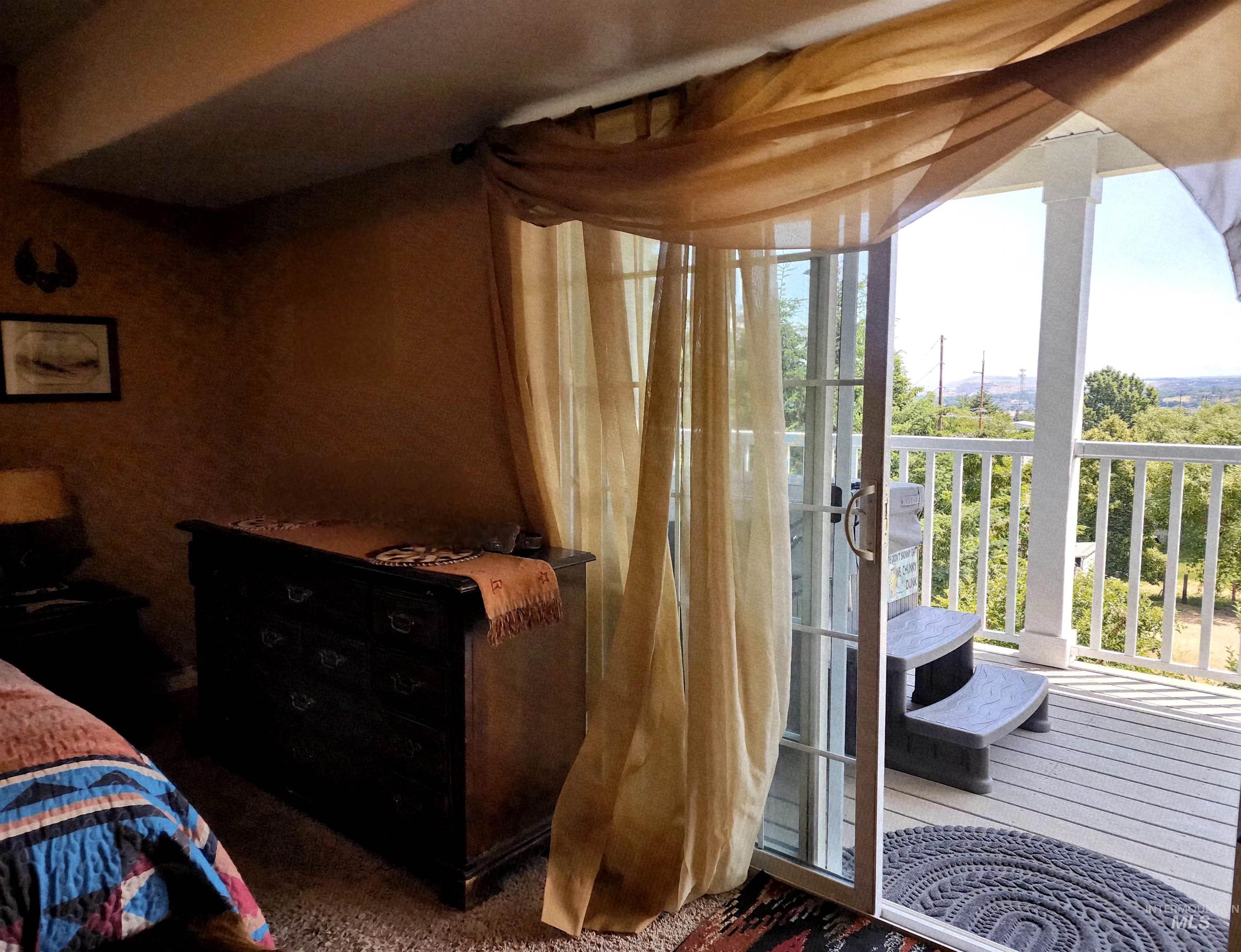 1441 Pound Lane, Clarkston, Washington 99403, 6 Bedrooms, 3.5 Bathrooms, Residential For Sale, Price $1,250,000, 98951180