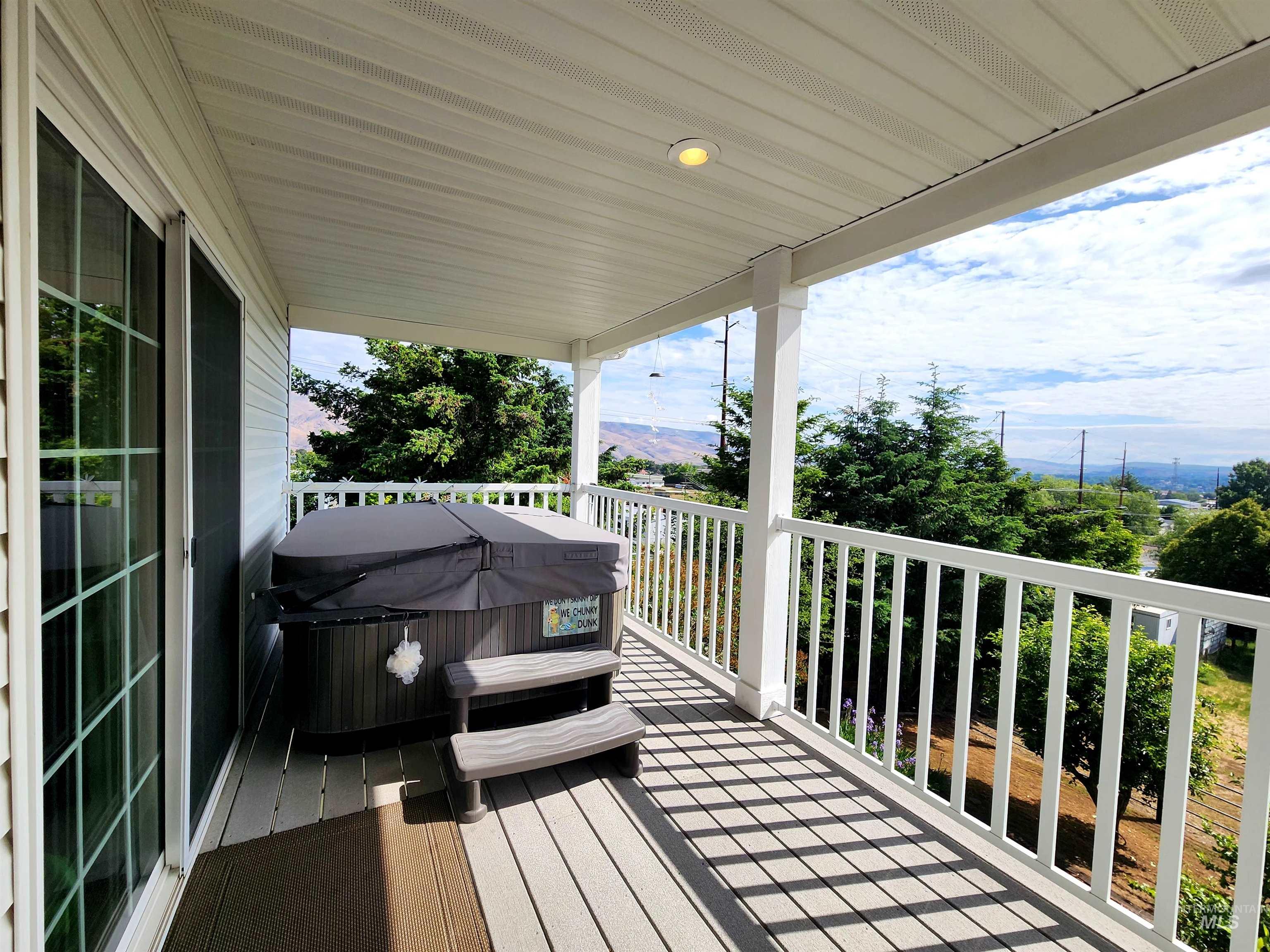 1441 Pound Lane, Clarkston, Washington 99403, 6 Bedrooms, 3.5 Bathrooms, Residential For Sale, Price $1,250,000, 98951180