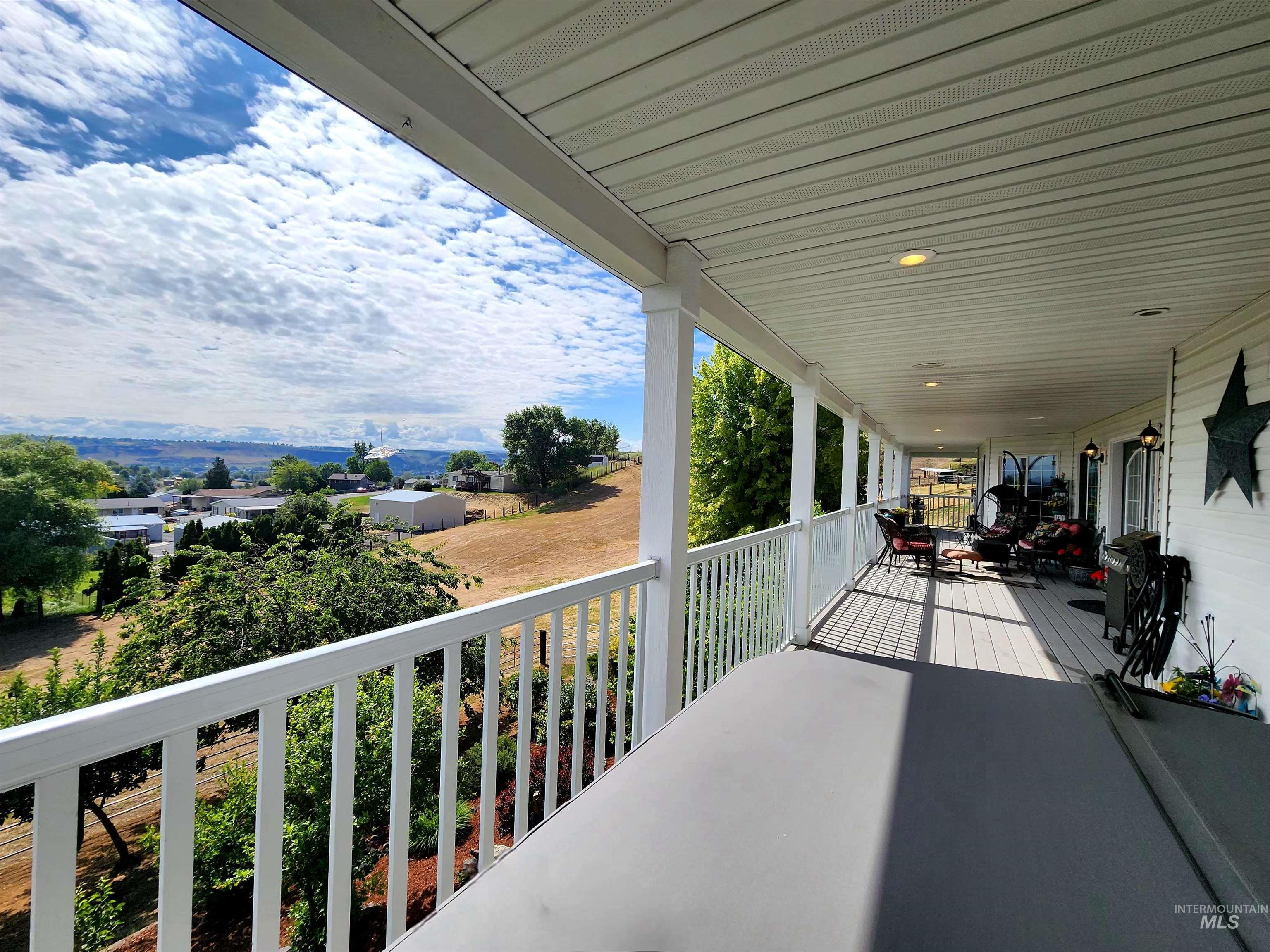 1441 Pound Lane, Clarkston, Washington 99403, 6 Bedrooms, 3.5 Bathrooms, Residential For Sale, Price $1,250,000, 98951180