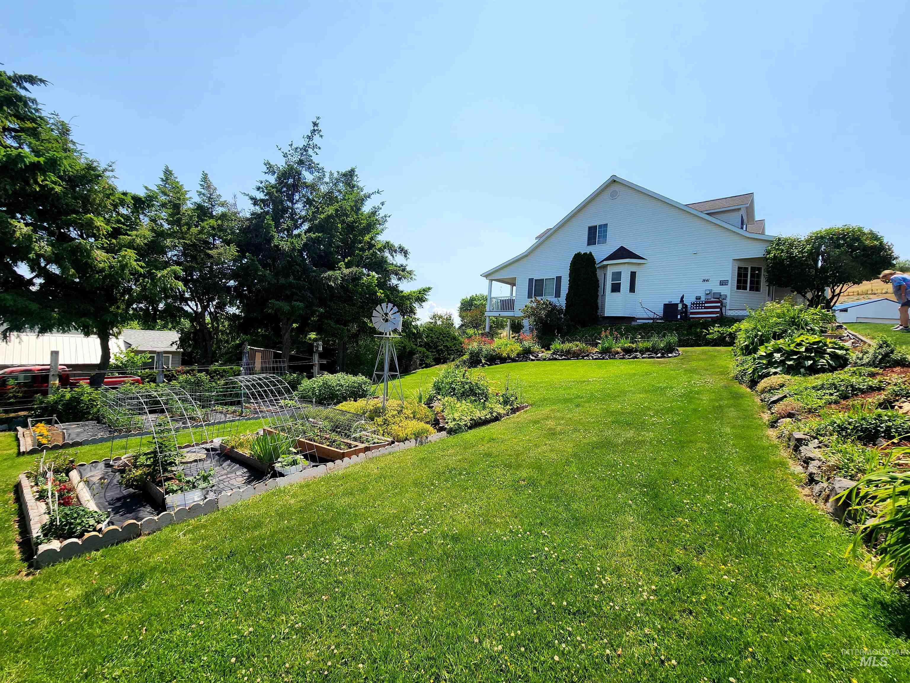 1441 Pound Lane, Clarkston, Washington 99403, 6 Bedrooms, 3.5 Bathrooms, Residential For Sale, Price $1,250,000, 98951180