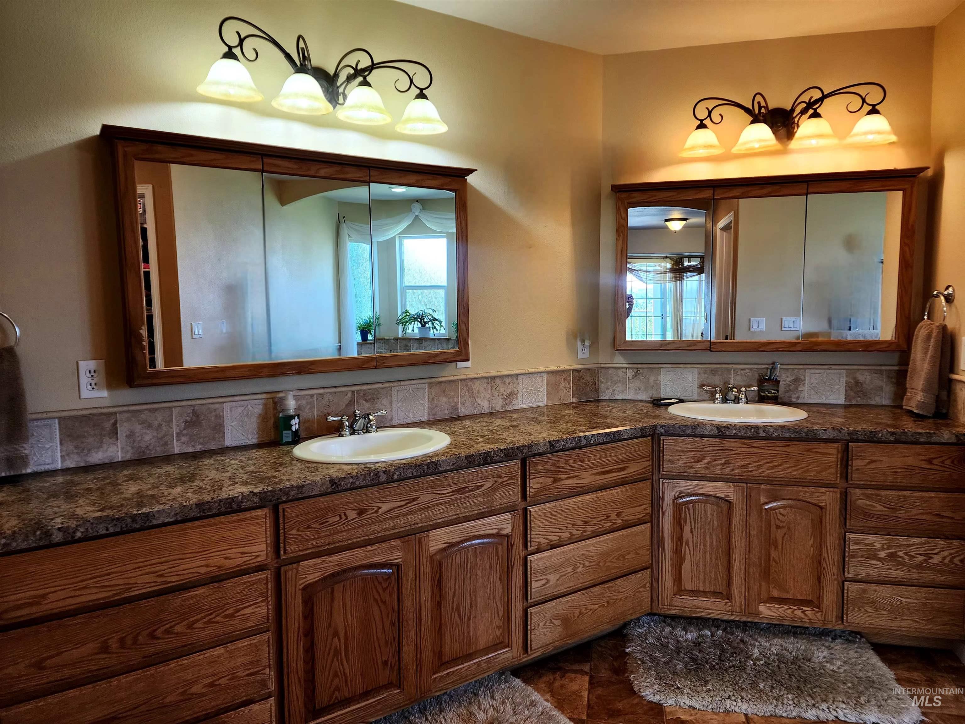 1441 Pound Lane, Clarkston, Washington 99403, 6 Bedrooms, 3.5 Bathrooms, Residential For Sale, Price $1,250,000, 98951180