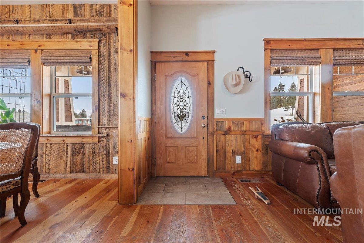 675 W Russell Dr, Prairie, Idaho 83647, 3 Bedrooms, 2 Bathrooms, Residential For Sale, Price $1,250,000, 98951187