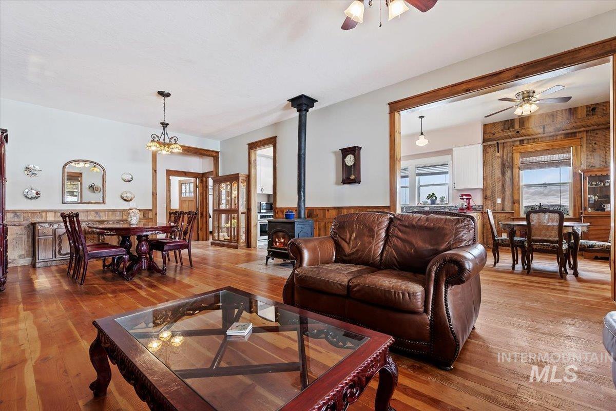 675 W Russell Dr, Prairie, Idaho 83647, 3 Bedrooms, 2 Bathrooms, Residential For Sale, Price $800,000, 98951188