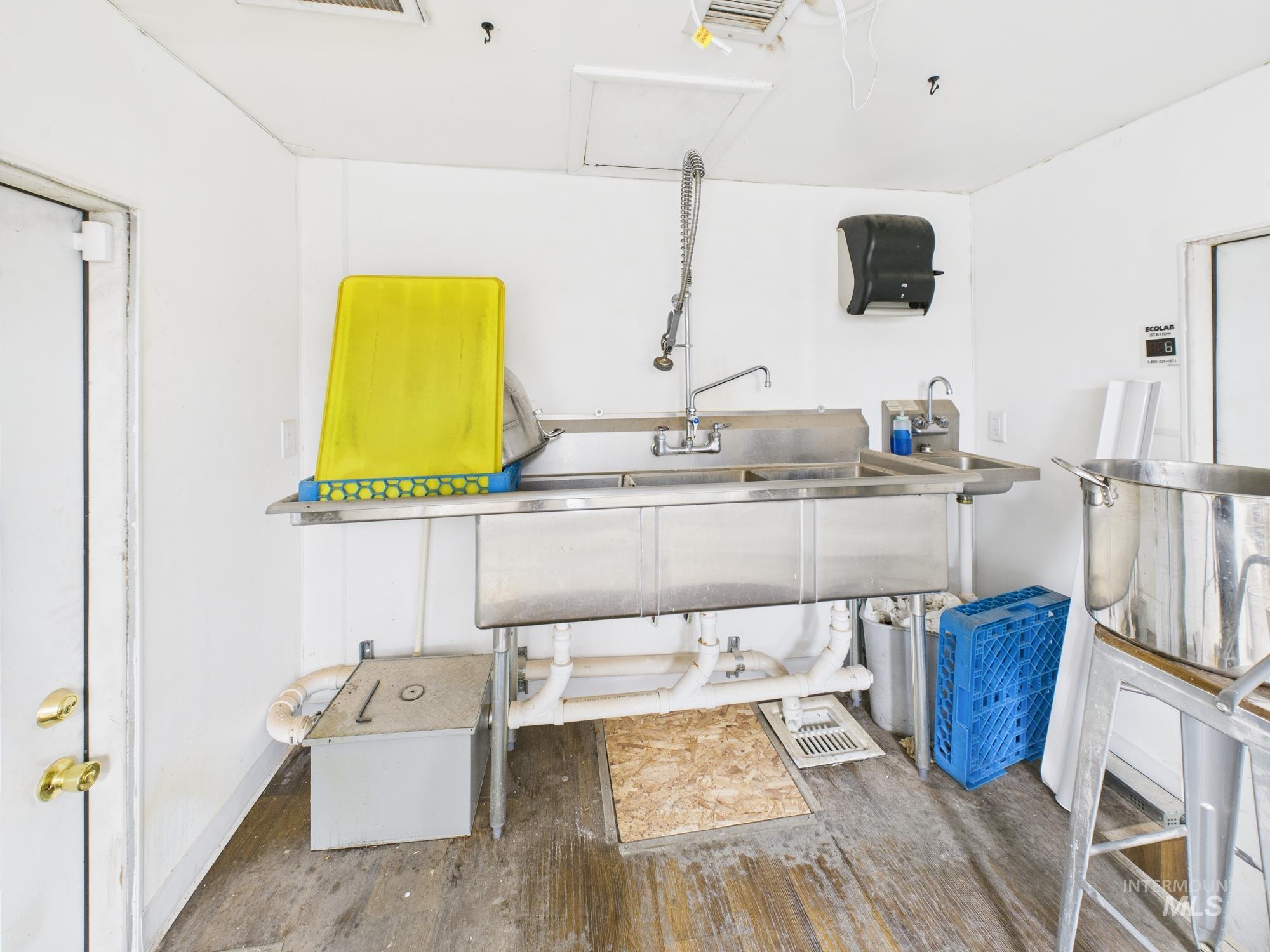 105 E 4th Street, Emmett, Idaho 83617, Business/Commercial For Sale, Price $300,000, 98951204