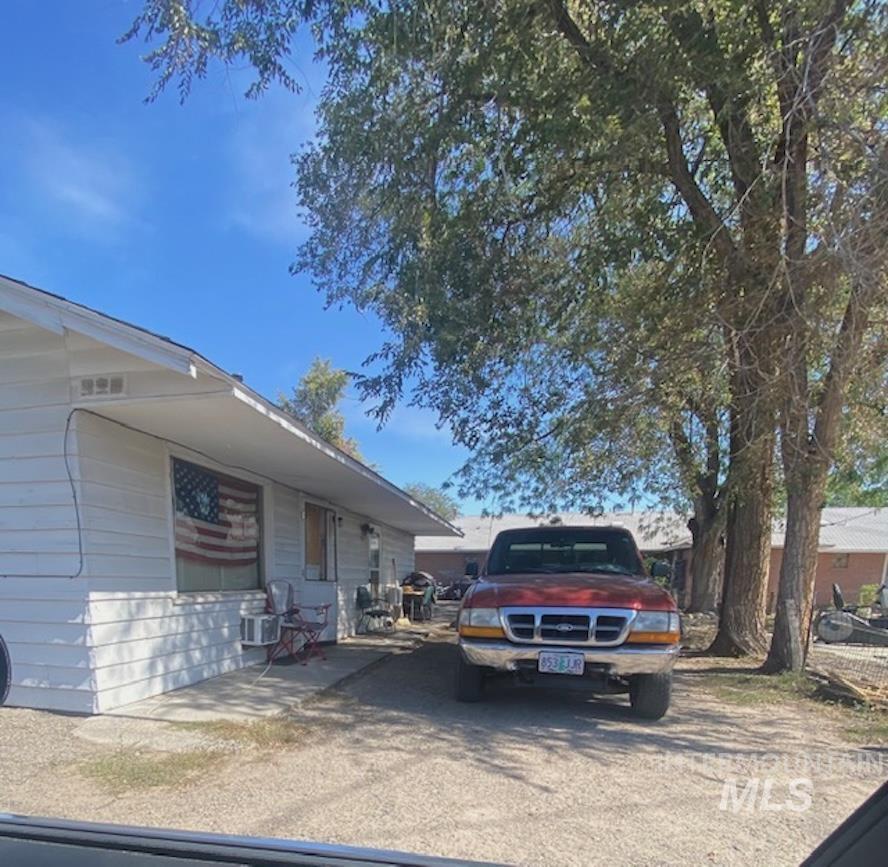 411 NW 1st St, Ontario, Oregon 97914, 2 Bedrooms, 1 Bathroom, Residential Income For Sale, Price $779,000, 98951240