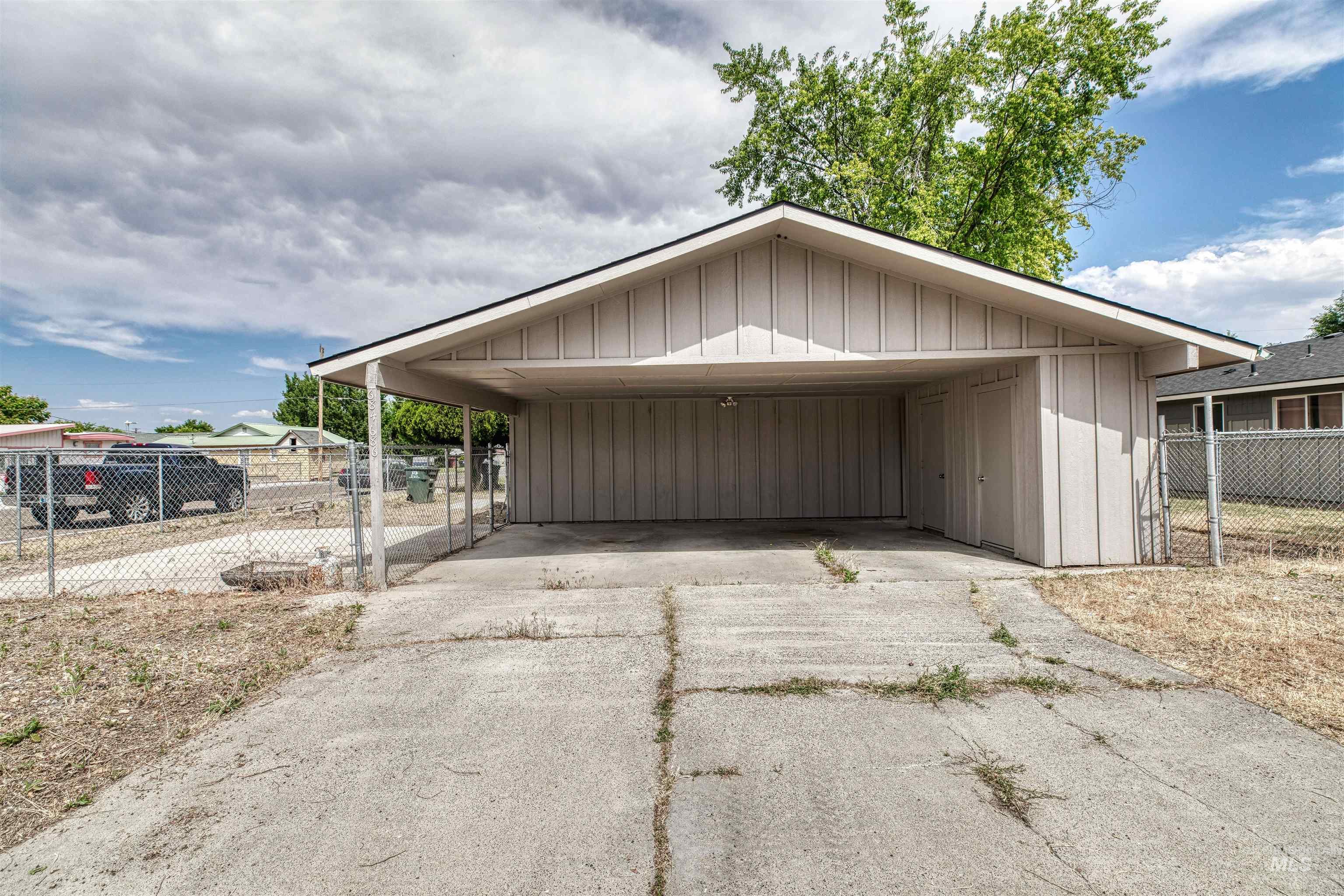 684/686 NW 6th St, Ontario, Oregon 97914, 2 Bedrooms, 1 Bathroom, Residential Income For Sale, Price $365,000, 98951271