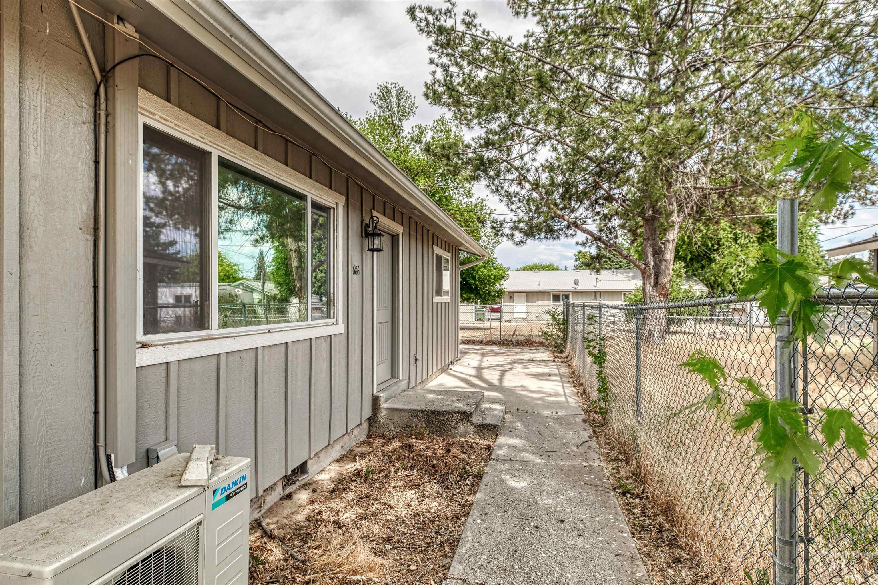 684/686 NW 6th St, Ontario, Oregon 97914, 2 Bedrooms, 1 Bathroom, Residential Income For Sale, Price $365,000, 98951271