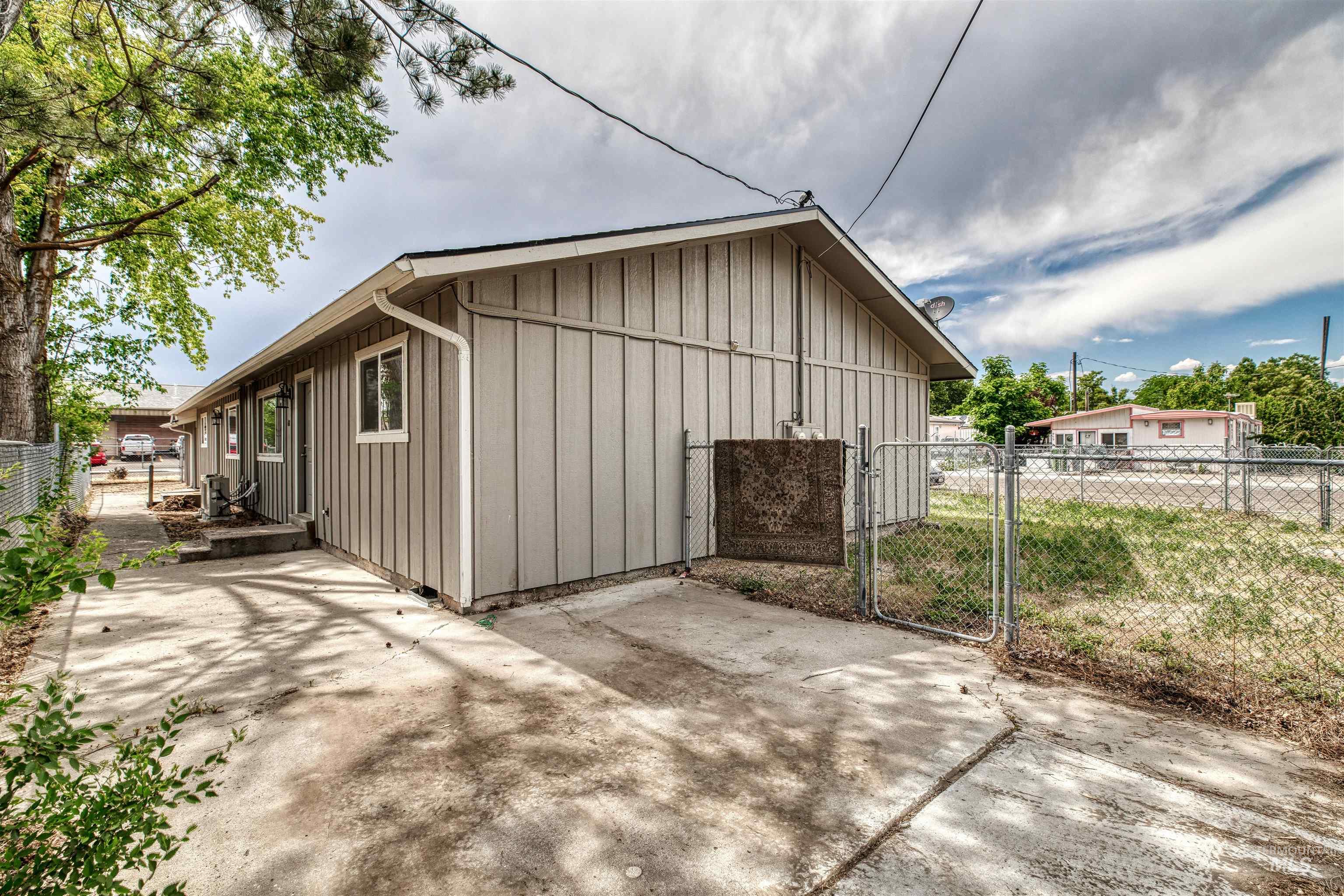 684/686 NW 6th St, Ontario, Oregon 97914, 2 Bedrooms, 1 Bathroom, Residential Income For Sale, Price $365,000, 98951271