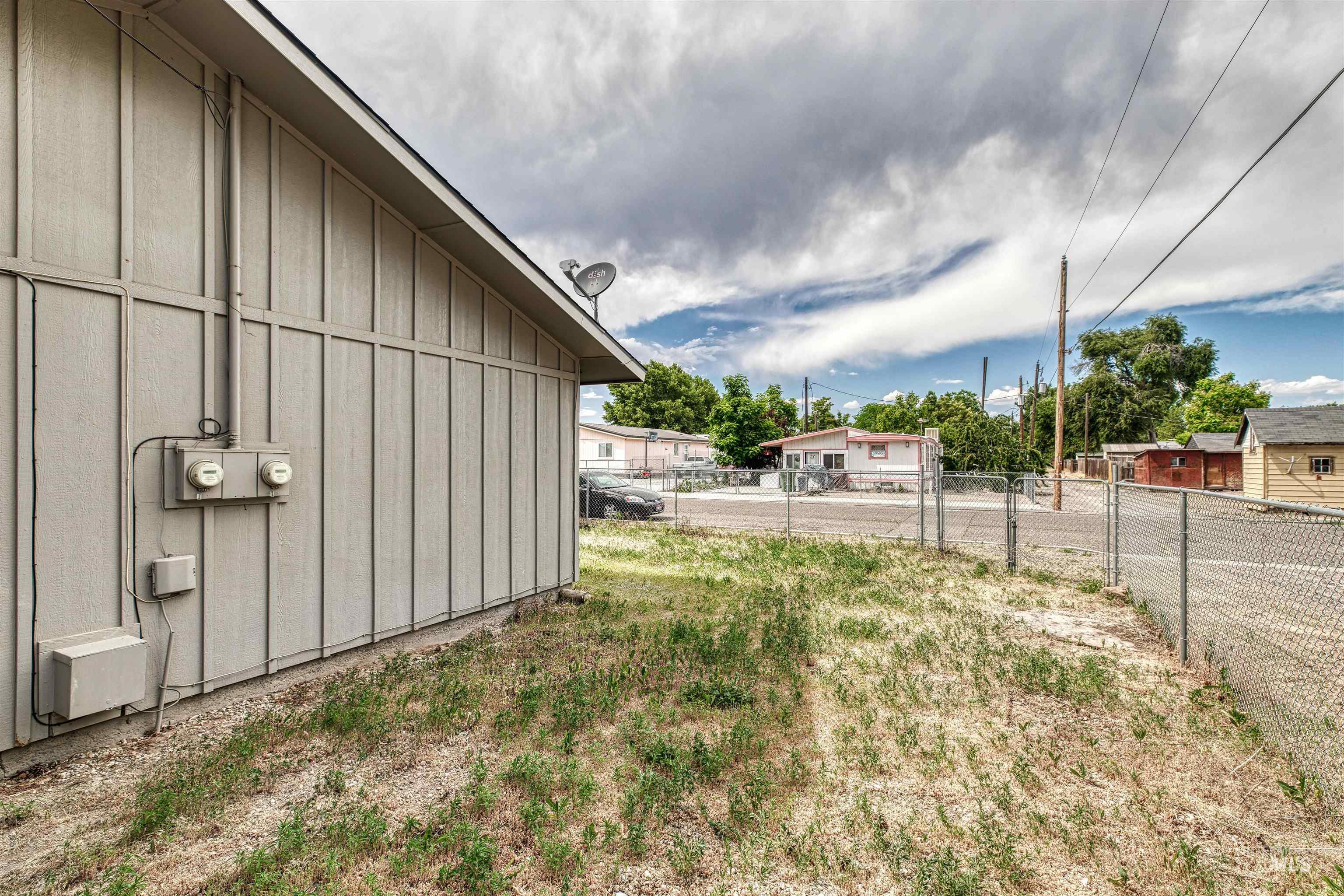 684/686 NW 6th St, Ontario, Oregon 97914, 2 Bedrooms, 1 Bathroom, Residential Income For Sale, Price $365,000, 98951271