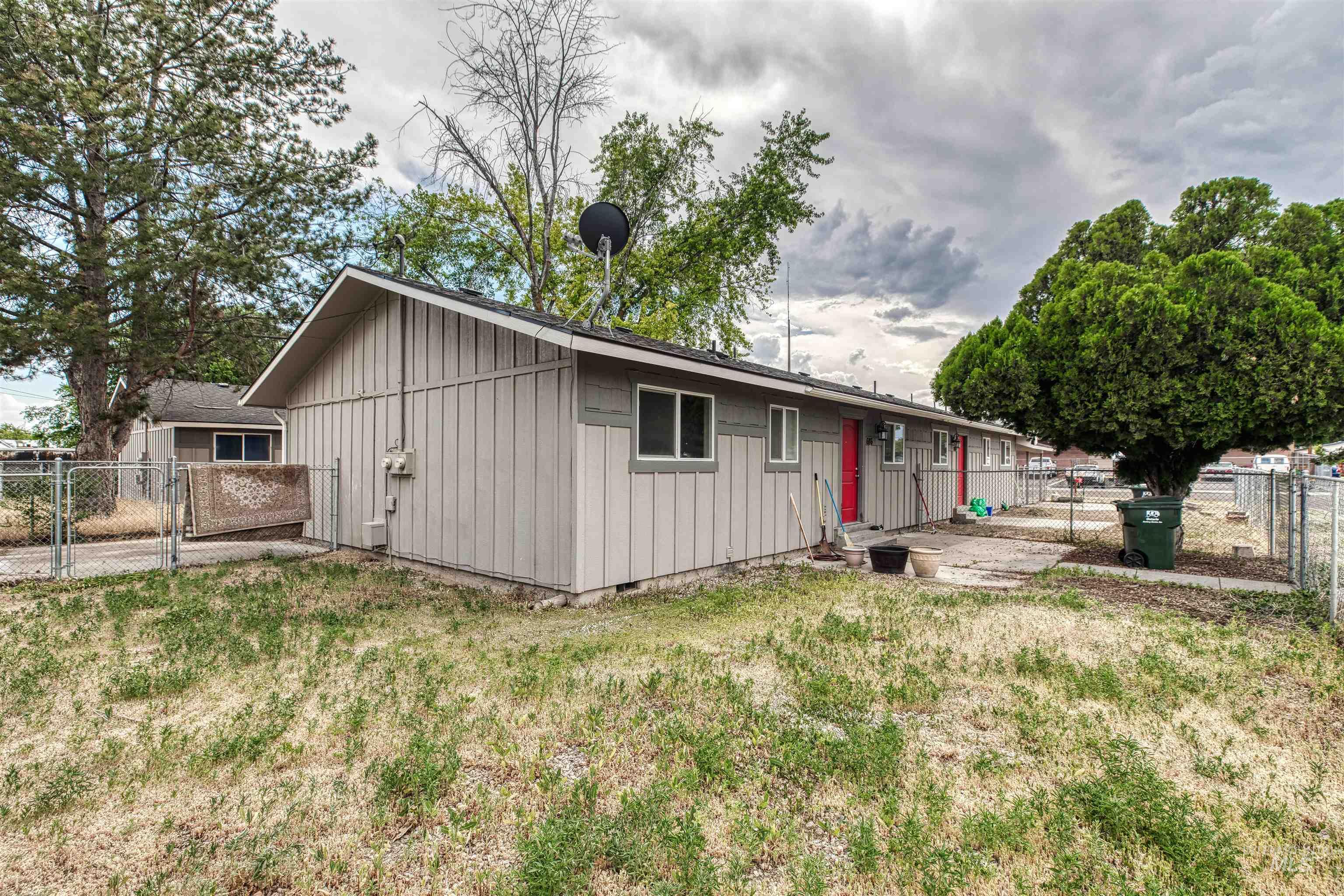 684/686 NW 6th St, Ontario, Oregon 97914, 2 Bedrooms, 1 Bathroom, Residential Income For Sale, Price $365,000, 98951271