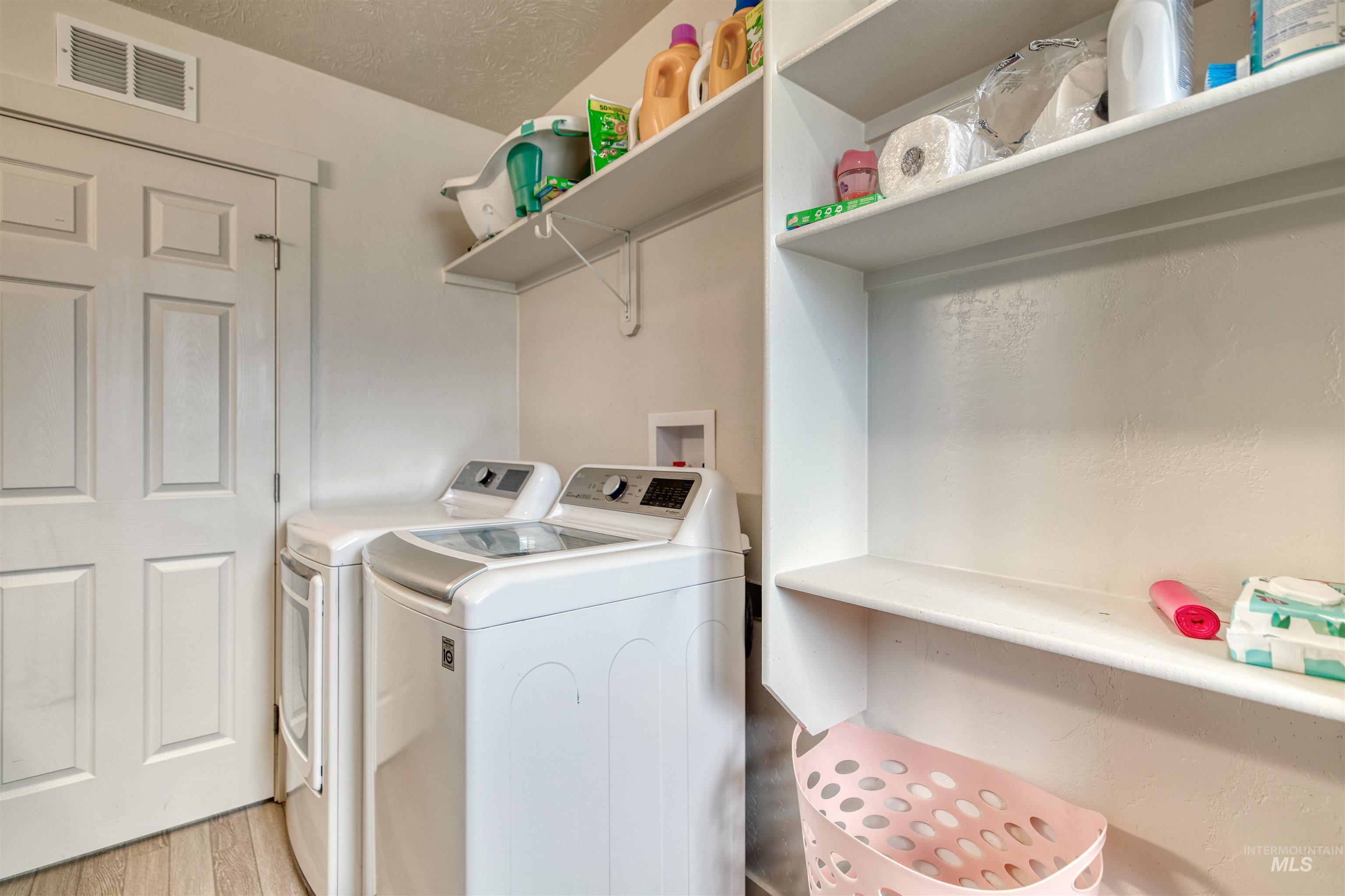 684/686 NW 6th St, Ontario, Oregon 97914, 2 Bedrooms, 1 Bathroom, Residential Income For Sale, Price $365,000, 98951271