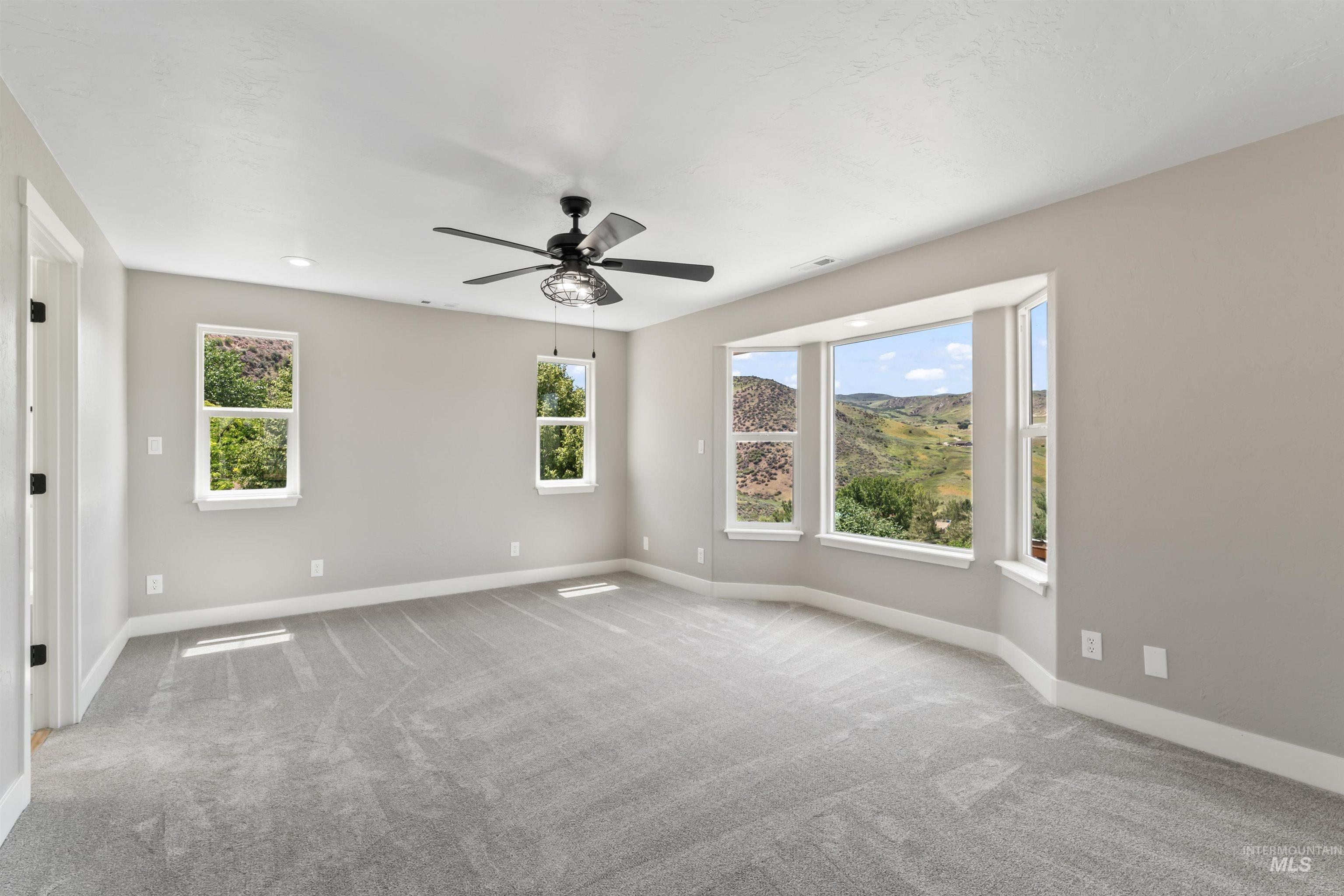 25 Horseshu Vue Circle, Horseshoe Bend, Idaho 83629, 4 Bedrooms, 3.5 Bathrooms, Residential For Sale, Price $831,900, 98951281