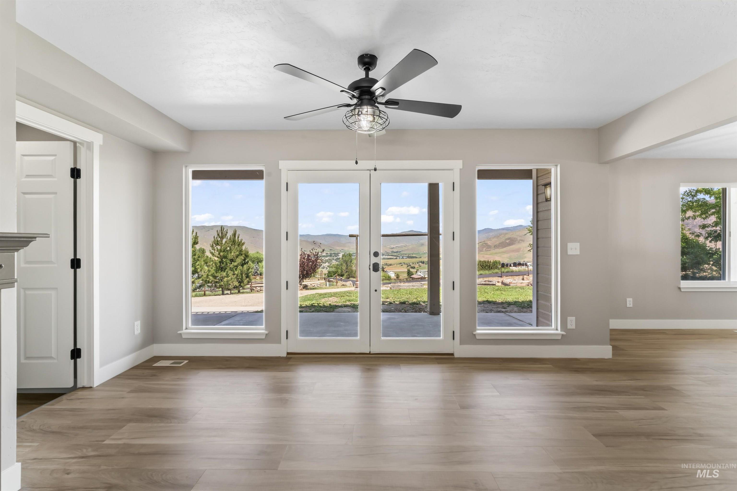 25 Horseshu Vue Circle, Horseshoe Bend, Idaho 83629, 4 Bedrooms, 3.5 Bathrooms, Residential For Sale, Price $831,900, 98951281