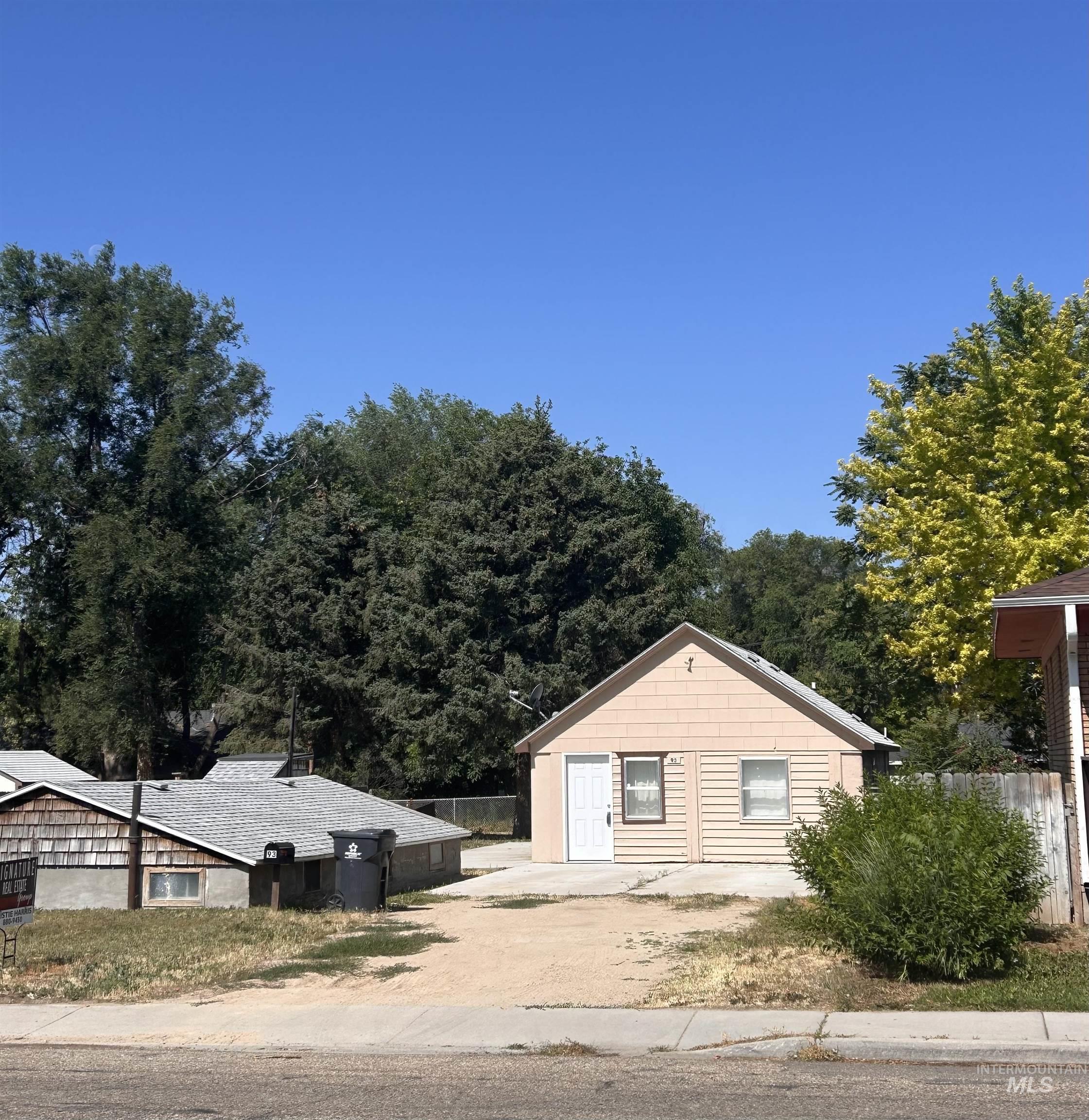 93 N Canyon, Nampa, Idaho 83651, 2 Bedrooms, 1 Bathroom, Residential For Sale, Price $300,000, 98951284