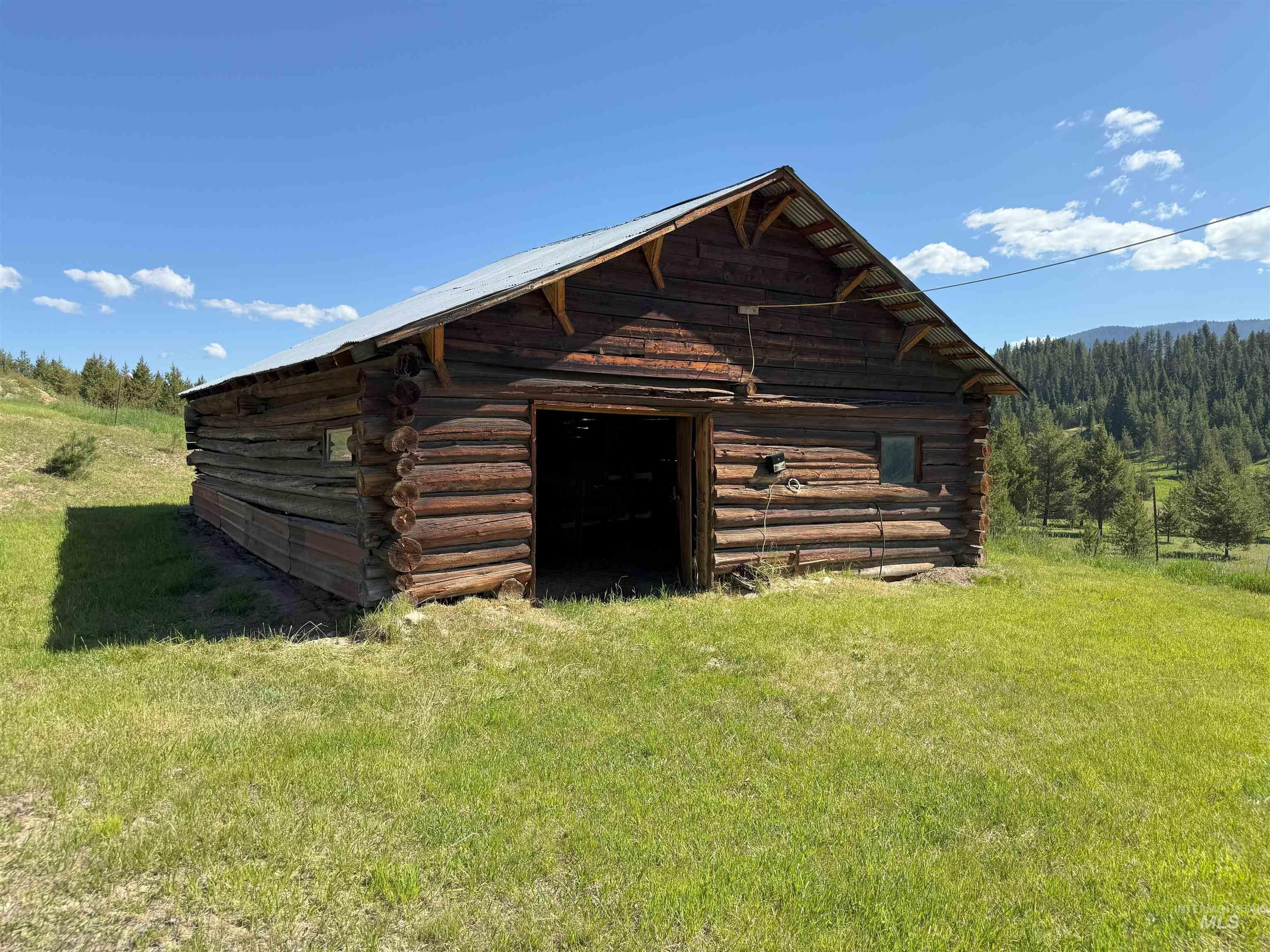 500 Maxwell Lane, Elk City, Idaho 83525, 3 Bedrooms, 2.5 Bathrooms, Residential For Sale, Price $2,395,000, 98951286