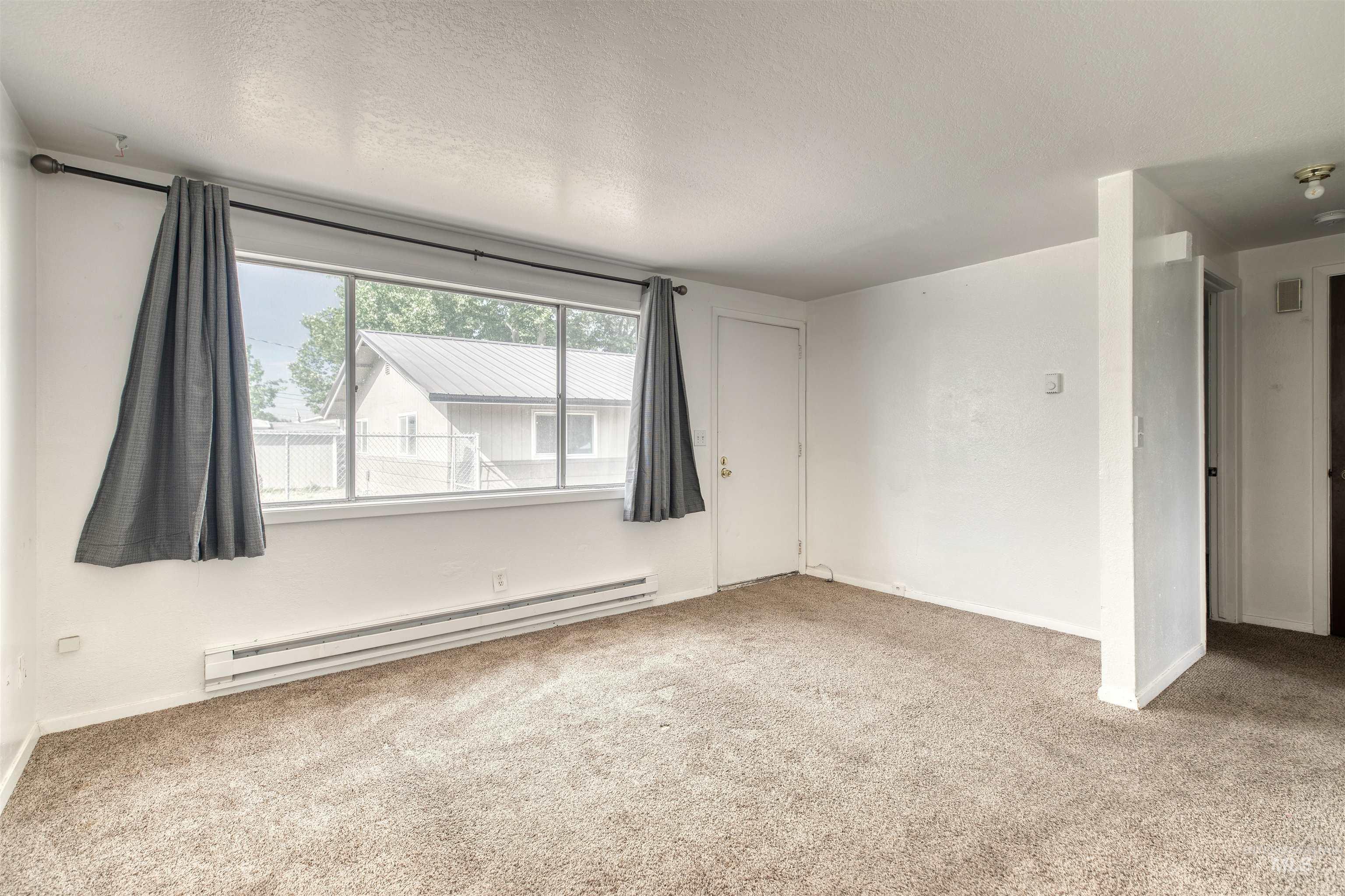 345/347 NW 7th St, Ontario, Oregon 97914, 2 Bedrooms, 1 Bathroom, Residential Income For Sale, Price $335,000, 98951288