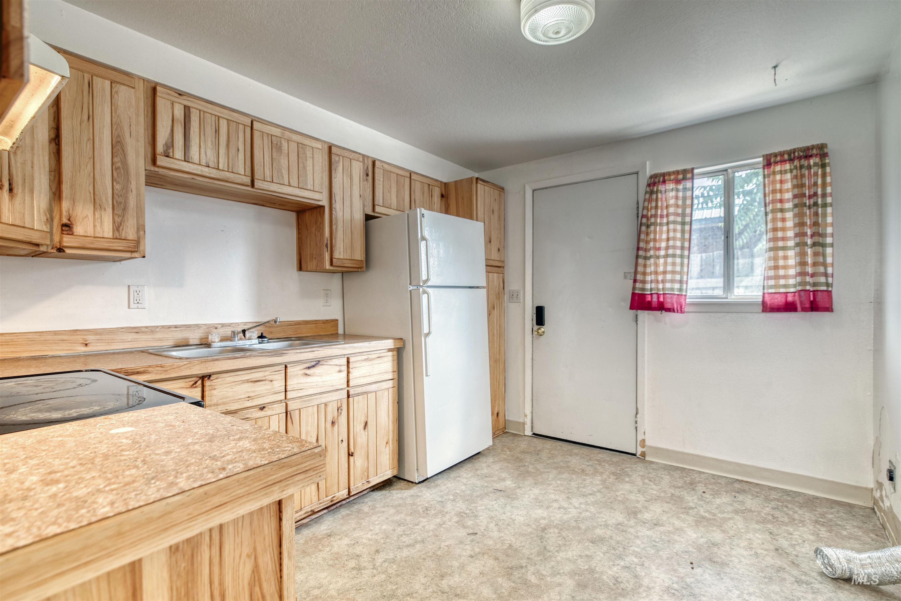 345/347 NW 7th St, Ontario, Oregon 97914, 2 Bedrooms, 1 Bathroom, Residential Income For Sale, Price $335,000, 98951288