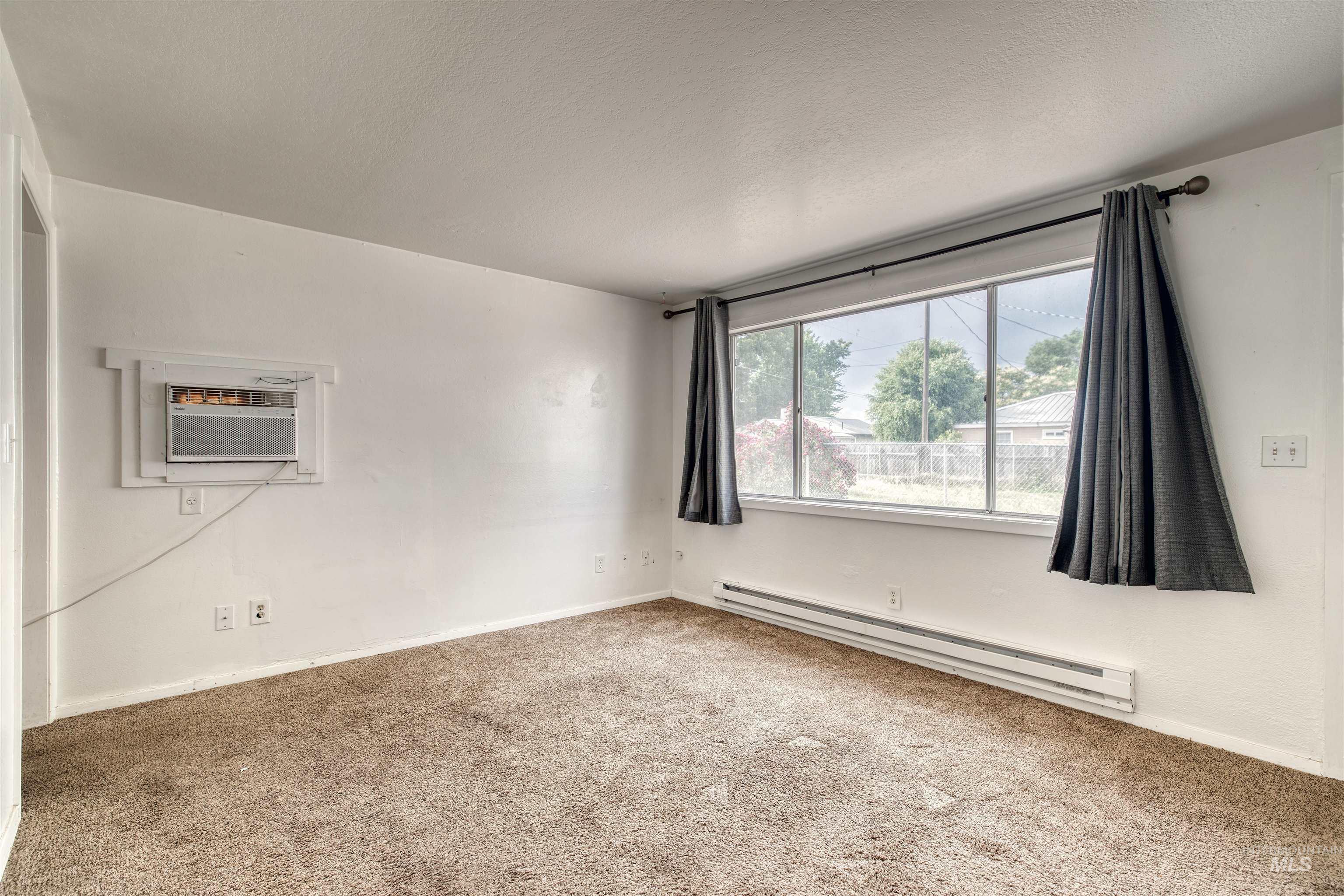 345/347 NW 7th St, Ontario, Oregon 97914, 2 Bedrooms, 1 Bathroom, Residential Income For Sale, Price $335,000, 98951288