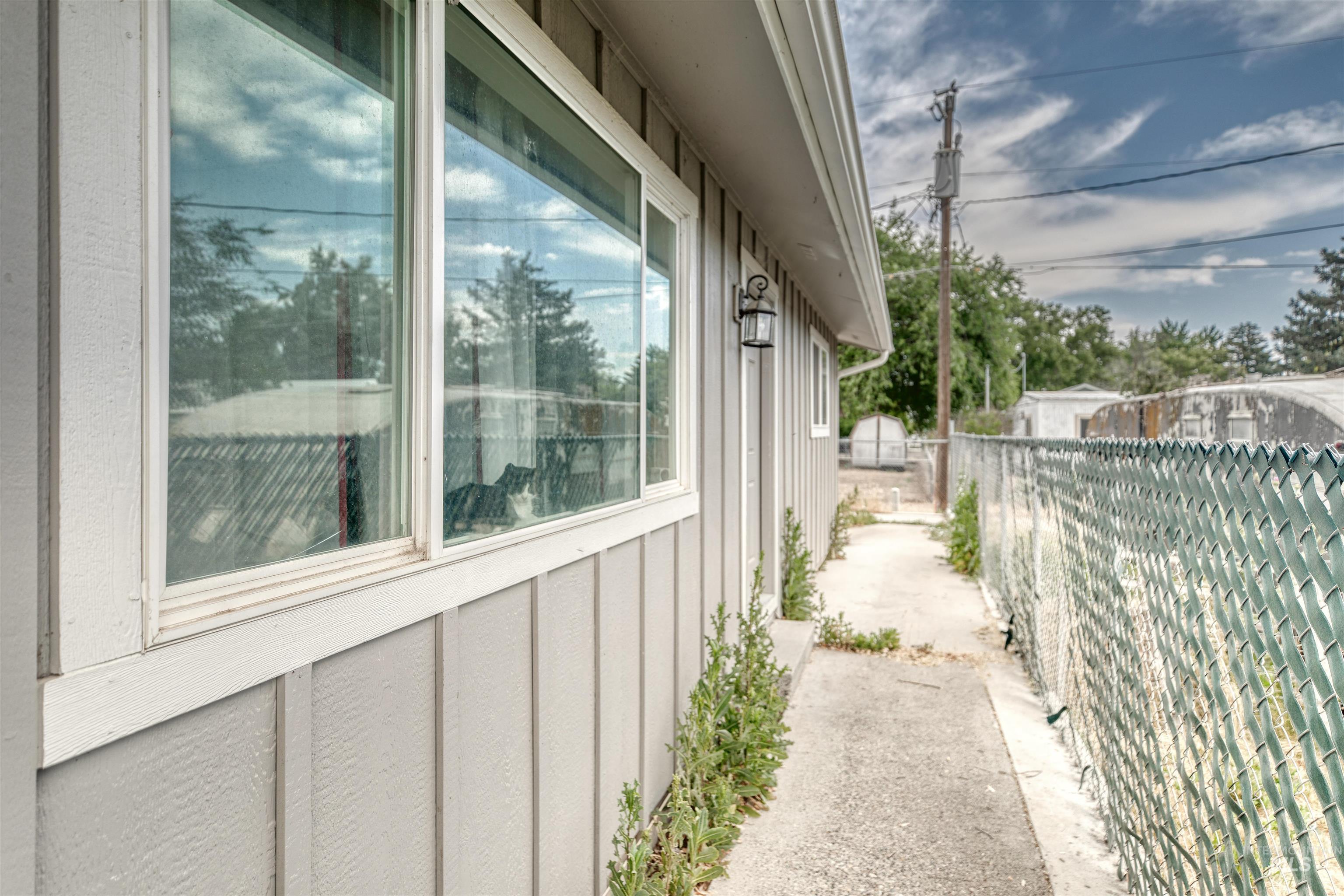 650/652 NW 6th St, Ontario, Oregon 97914, 2 Bedrooms, 1 Bathroom, Residential Income For Sale, Price $365,000, 98951289