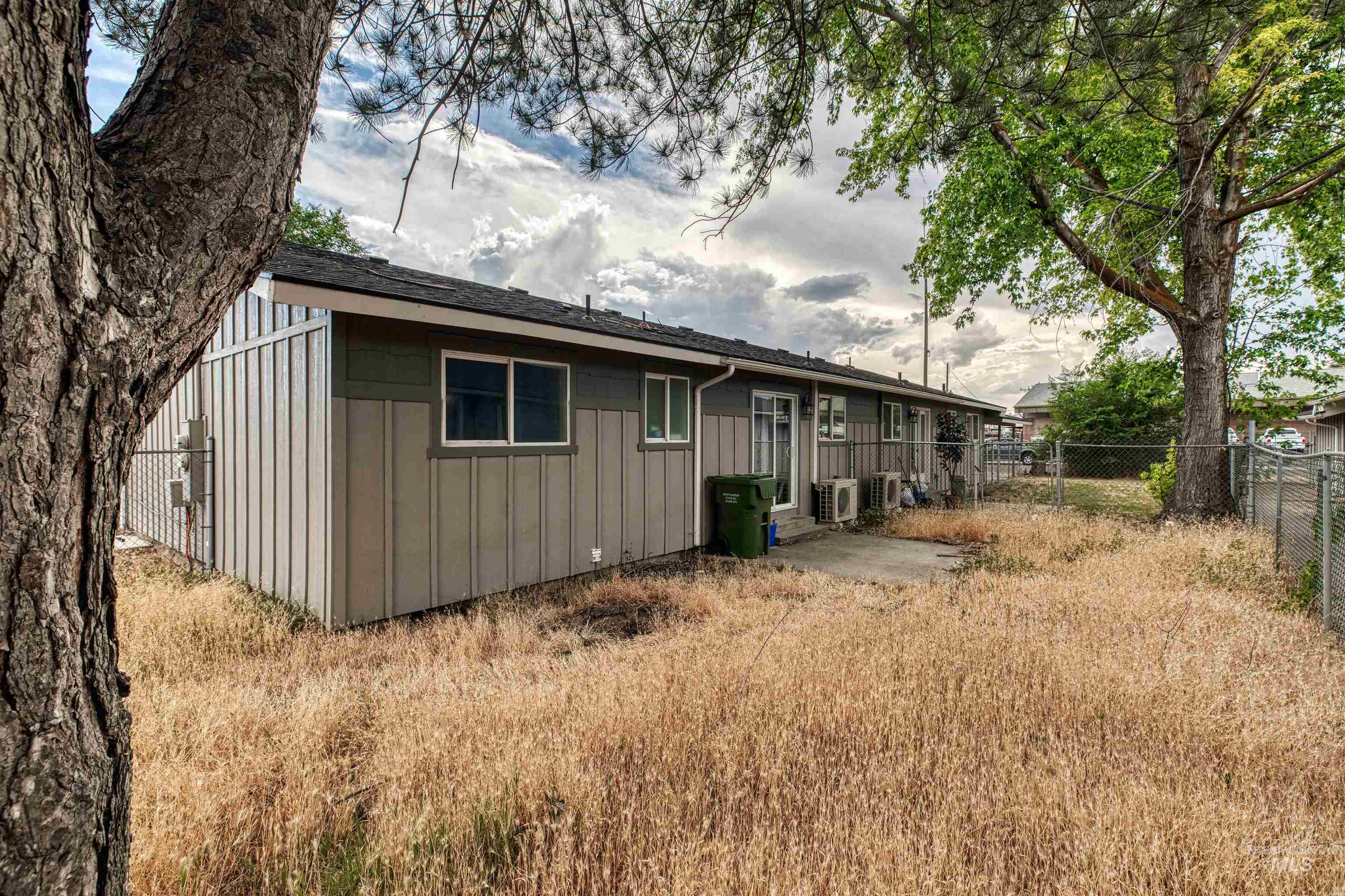 650/652 NW 6th St, Ontario, Oregon 97914, 2 Bedrooms, 1 Bathroom, Residential Income For Sale, Price $365,000, 98951289