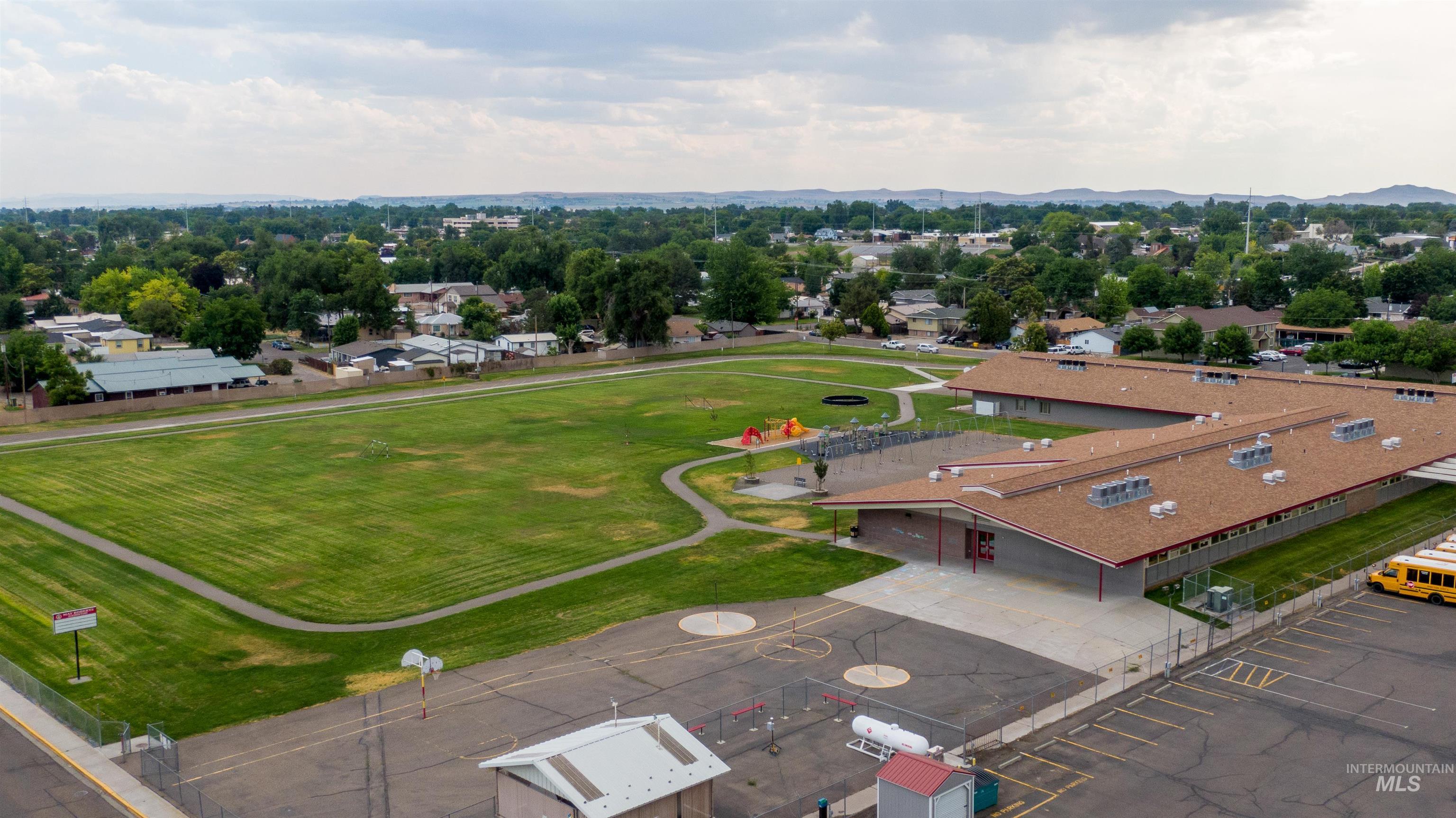 650/652 NW 6th St, Ontario, Oregon 97914, 2 Bedrooms, 1 Bathroom, Residential Income For Sale, Price $365,000, 98951289