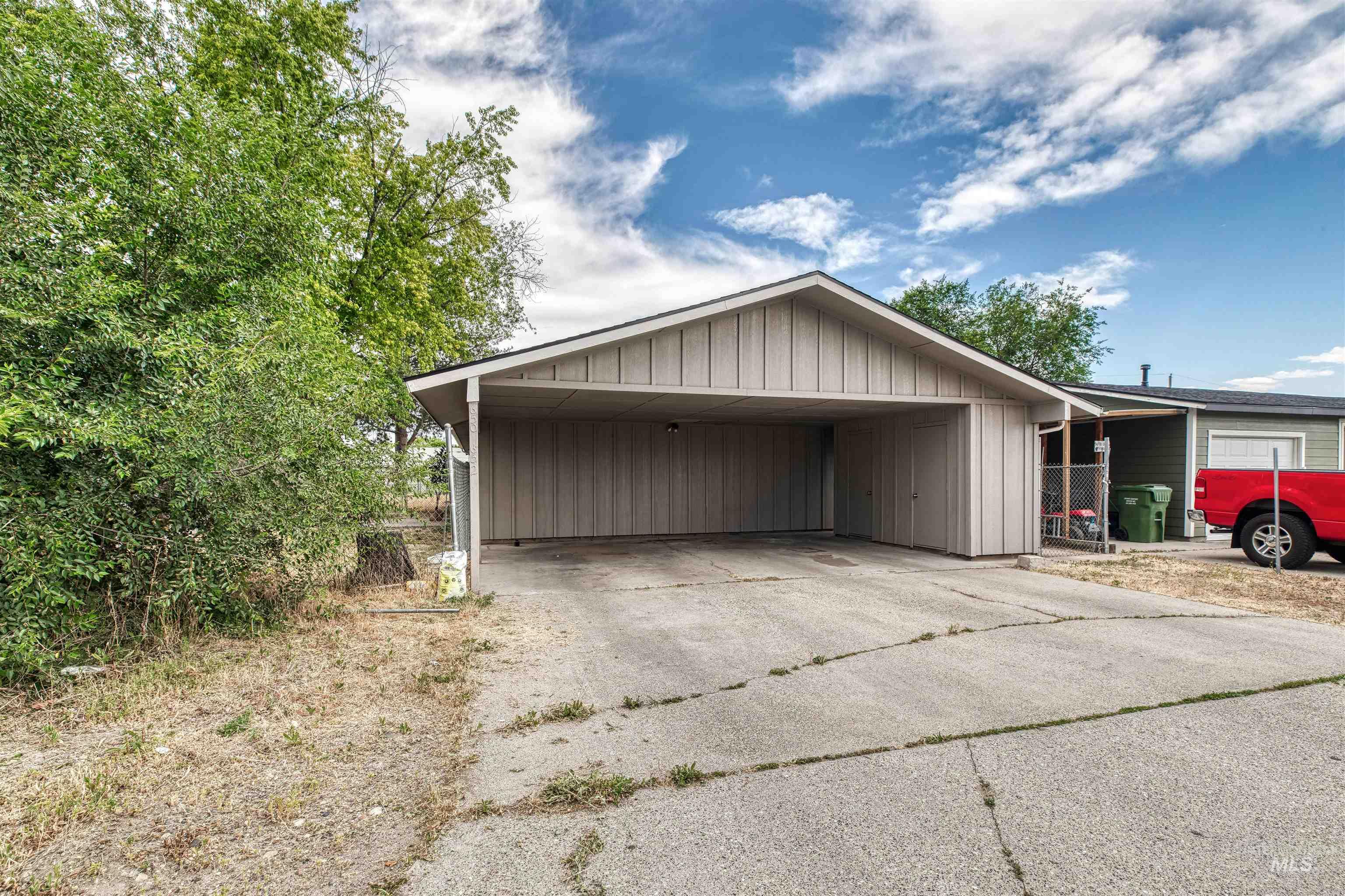 650/652 NW 6th St, Ontario, Oregon 97914, 2 Bedrooms, 1 Bathroom, Residential Income For Sale, Price $365,000, 98951289