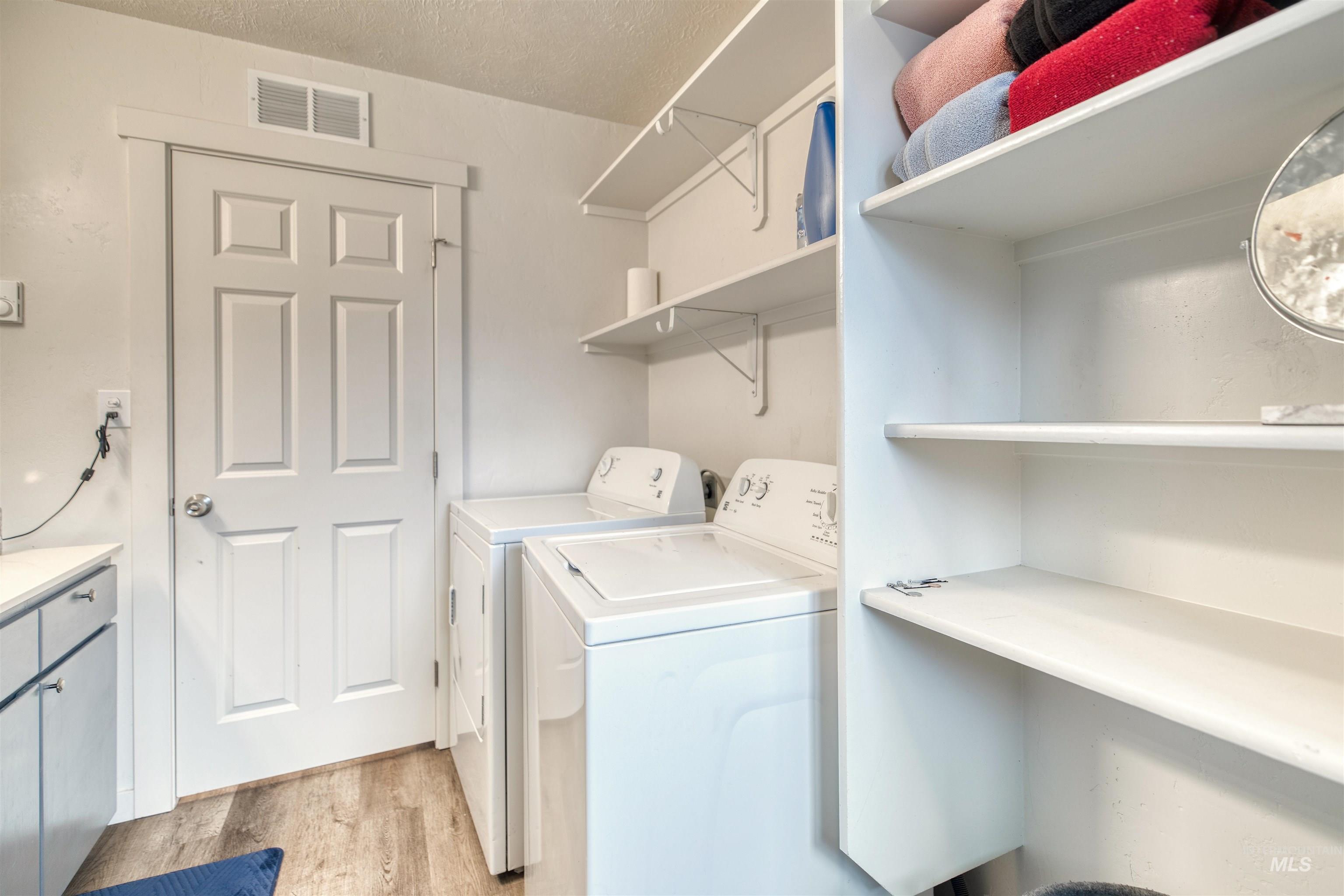 650/652 NW 6th St, Ontario, Oregon 97914, 2 Bedrooms, 1 Bathroom, Residential Income For Sale, Price $365,000, 98951289