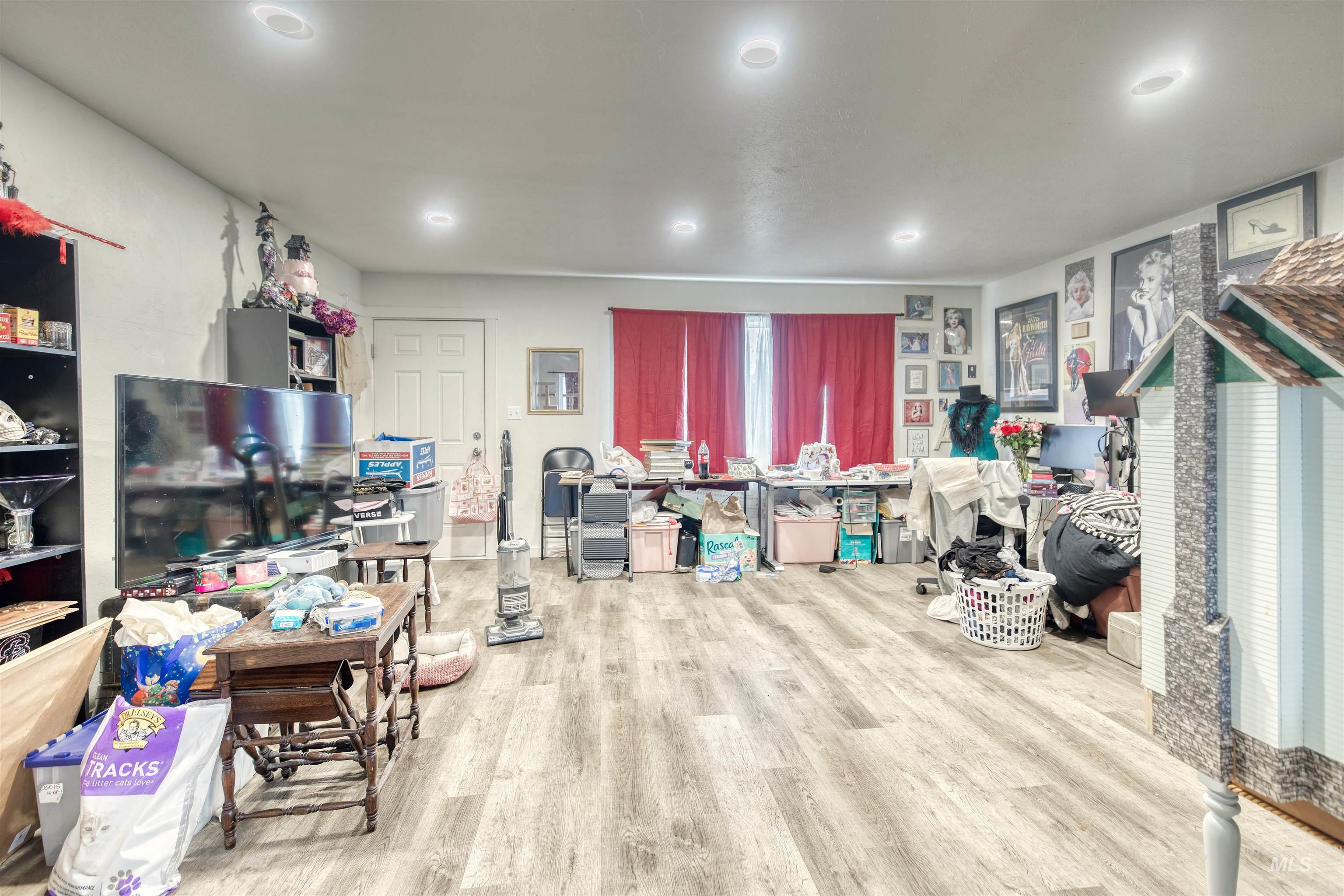 650/652 NW 6th St, Ontario, Oregon 97914, 2 Bedrooms, 1 Bathroom, Residential Income For Sale, Price $365,000, 98951289